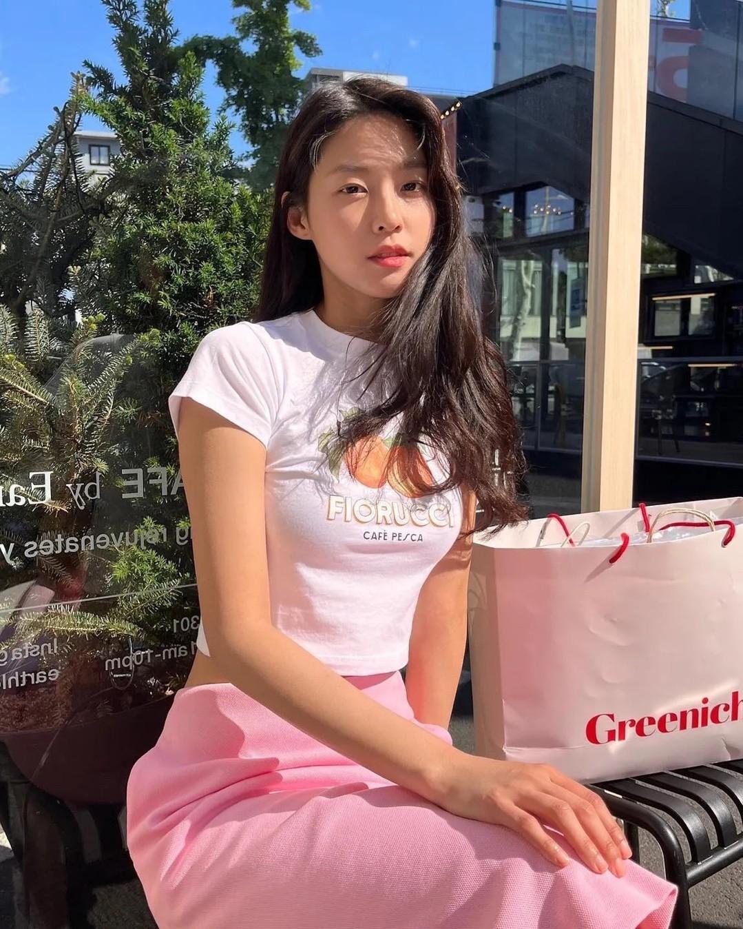크롭 반팔은 설현 언니처럼👚🤍 이미지