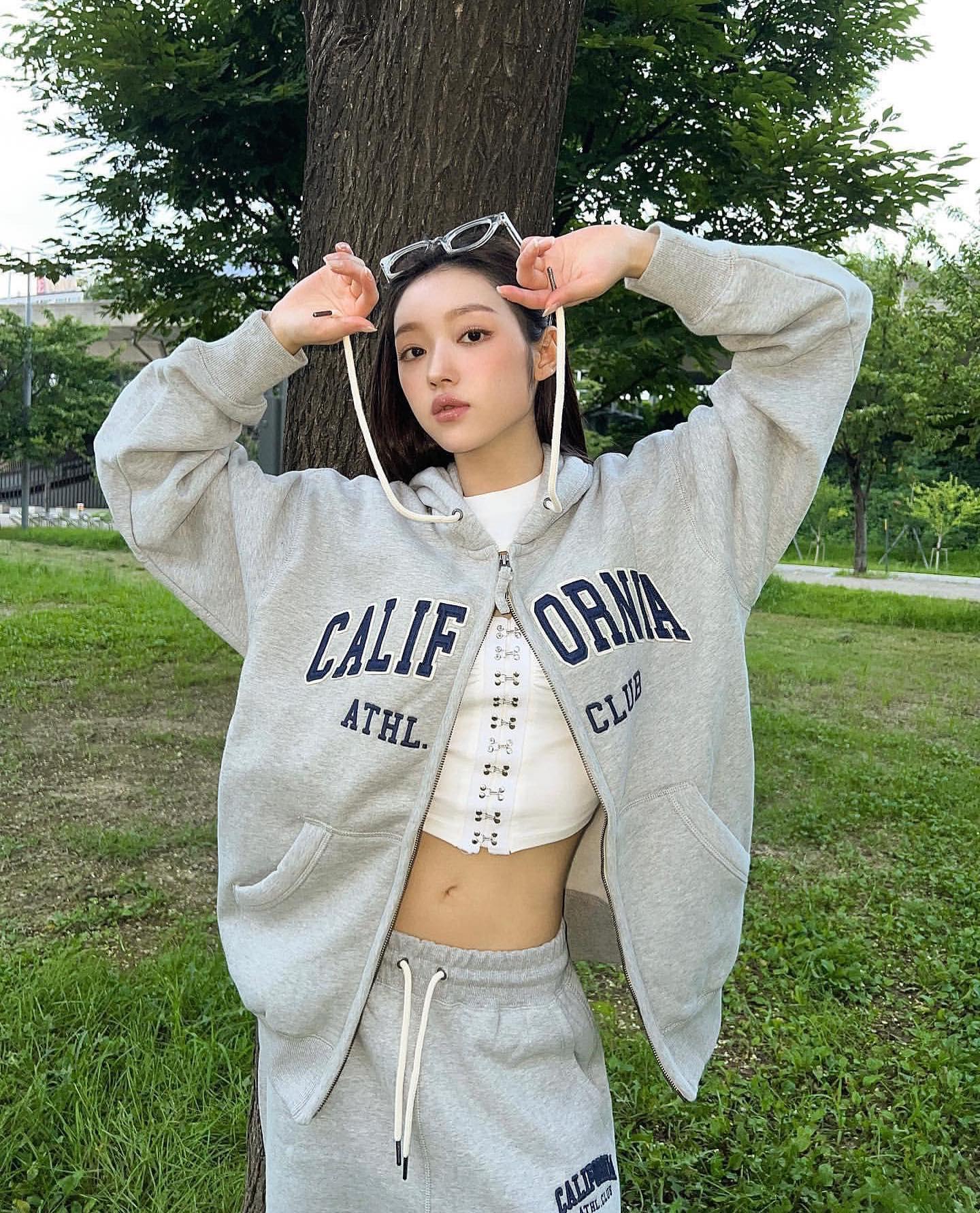 슬슬 긴팔 준비해야지🙋🏻‍♀️🖤 이미지3