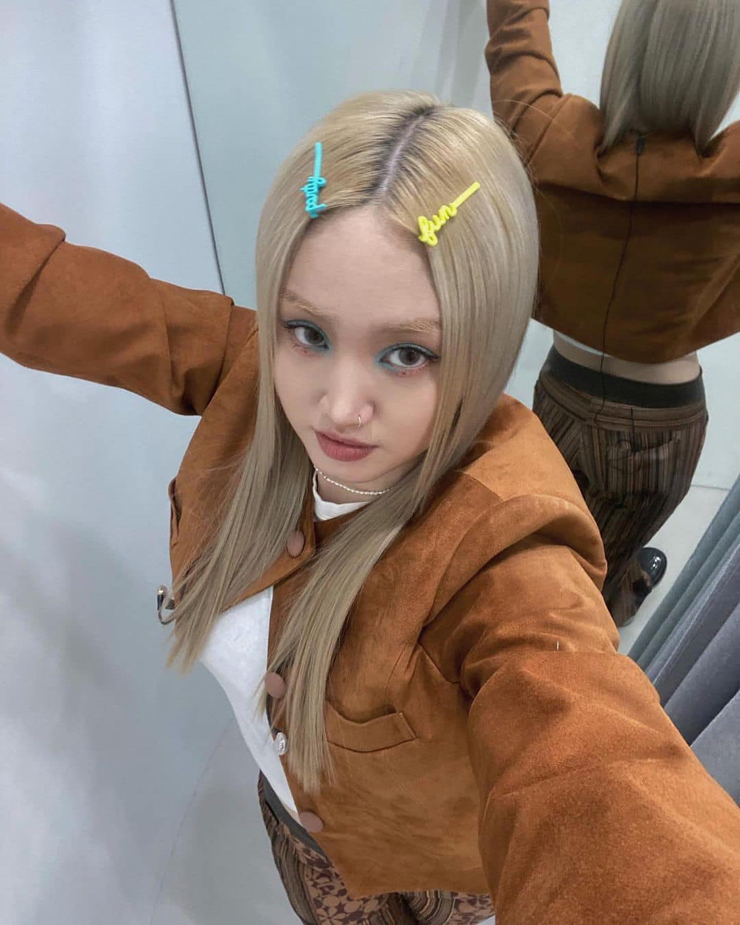 연말룩에 헤어핀 하기🎀🖤 이미지9