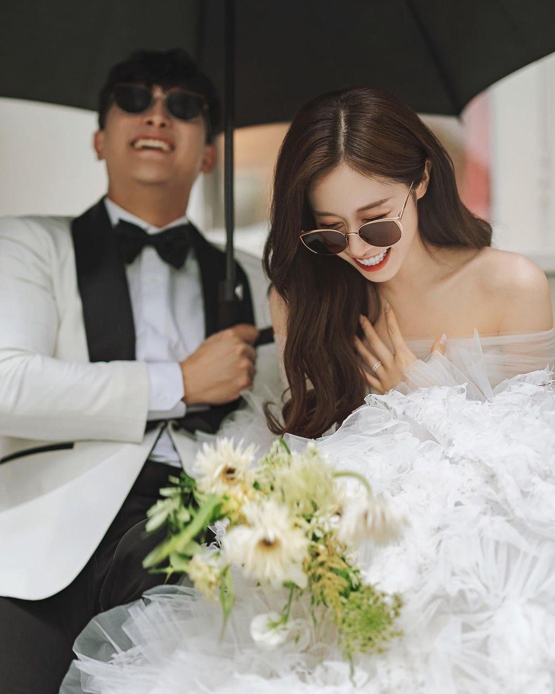 미녀와 내야수 결혼👸🏻지연 웨딩룩 이미지7