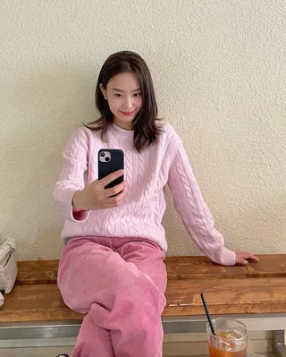 러블리하게 핑크니트 입기💘🌷 이미지
