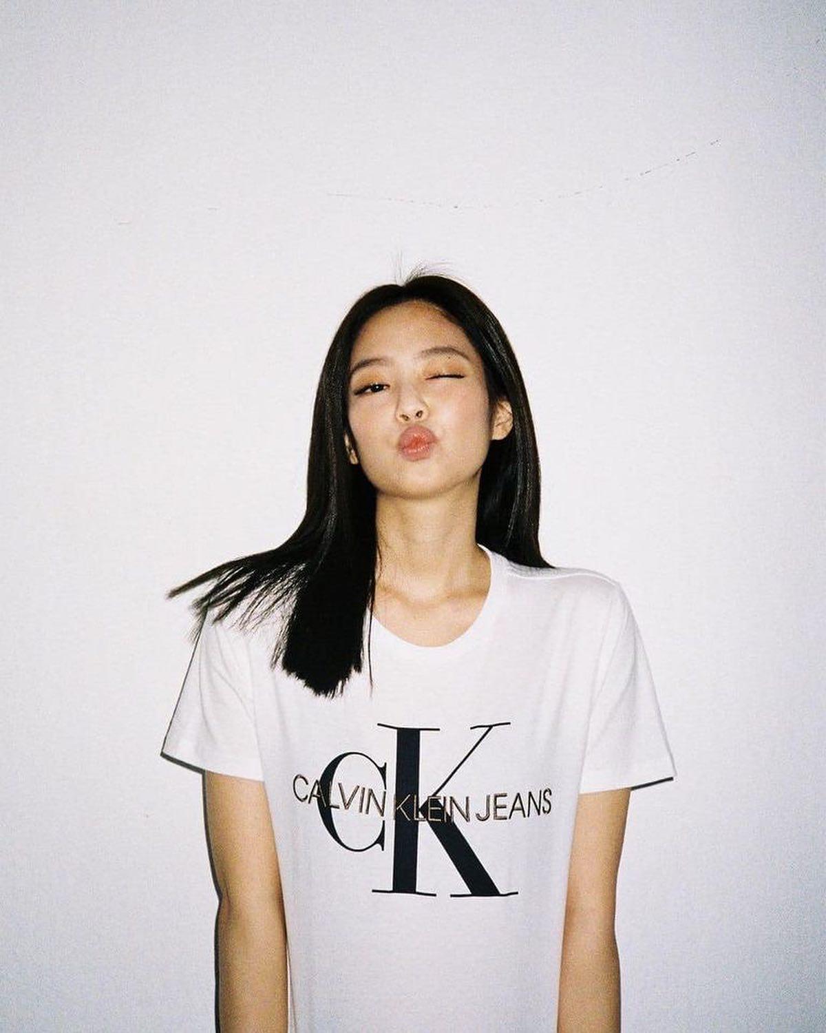 기본 반팔티로 딱✔️@캘빈클라인 이미지