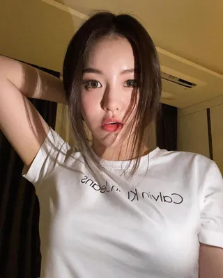 기본 반팔티로 딱✔️@캘빈클라인 이미지