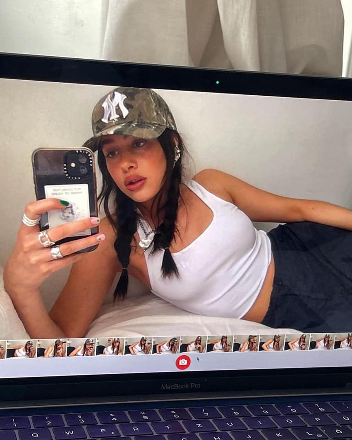 젠지 갬성으로 셀카찍기🤳💖 이미지
