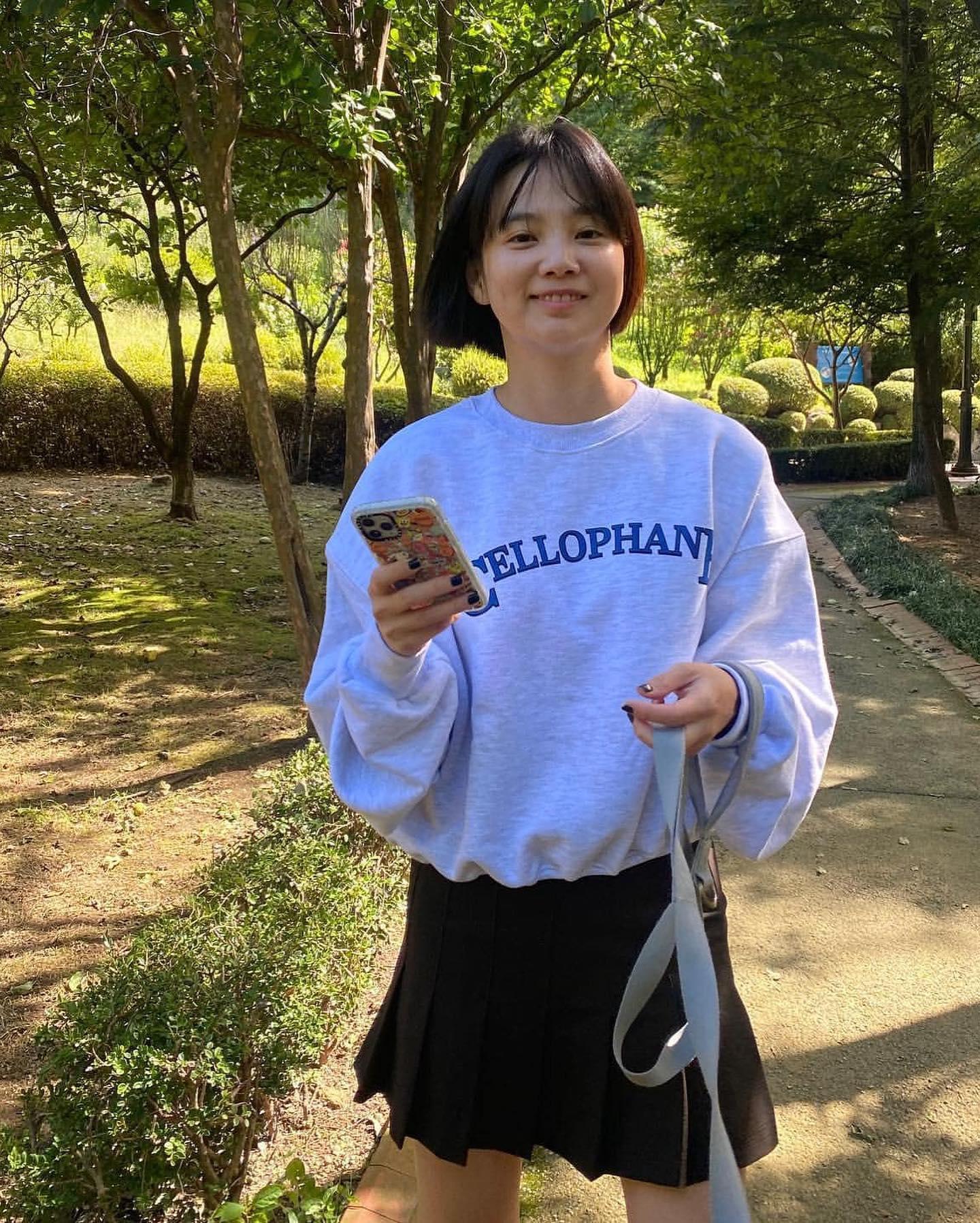 스웻셔츠로 편하면서 예쁘게☁️🤍 이미지