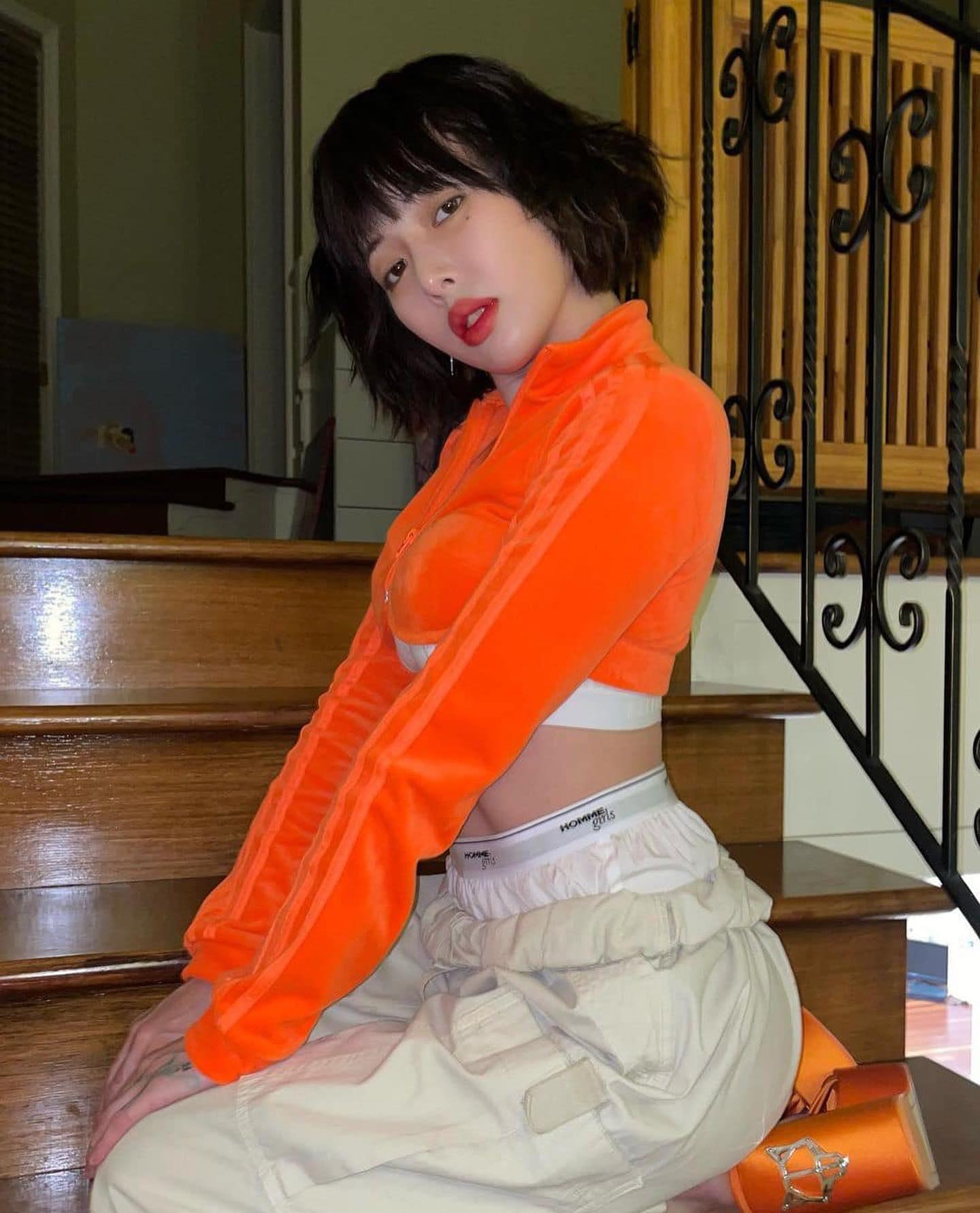 현아처럼 쿨한 단발@어때🧡🤍 이미지
