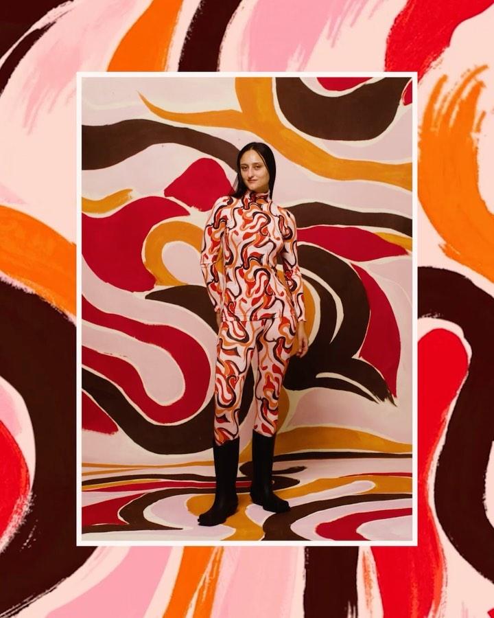 UNIQLO and MARNI🎁이벤트
12월 2일 출시되는 심플함과 창의성을 @만나세요💚❤️ #광고
UNIQLO and MARNI의 실험적이면서도 즐거운 여행🌈
MARNI의 컬러풀한 그래픽 세계 + LifeWear 무결점 장인정신.
2022년 겨울 컬렉션 챕터 마무리를 @살펴봐주세요.🎄
-
1. UNIQLO and MARNI에 대해 @이야기해주세요.
2. 친구와 함께 예쁨을 @공유하면 참여 완료!
• 이벤트 기간: 12/2(금)~12/4(일)
• 당첨 내용: UNIQLO and MARNI 히트텍터틀넥T(긴팔)프린트와 UNIQLO and MARNI 히트텍레깅스(10부)프린트 세트 증정
• 당첨자 발표: 12/7(수) 18시 이후 댓글 발표
• 당첨 인원: 당첨자 25명과 당첨자의 태그 친구 1명(총 50명)
※ 경품 색상은 15 Red, 53 Green 랜덤 증정이며 사이즈는 S, M으로 당첨 시 문의드립니다.
(사이즈 소진 시 랜덤 증정될 수 있습니다)
#uniqlomarni #marni #유니클로 #UNIQLO #라이프웨어 #LifeWear 이미지