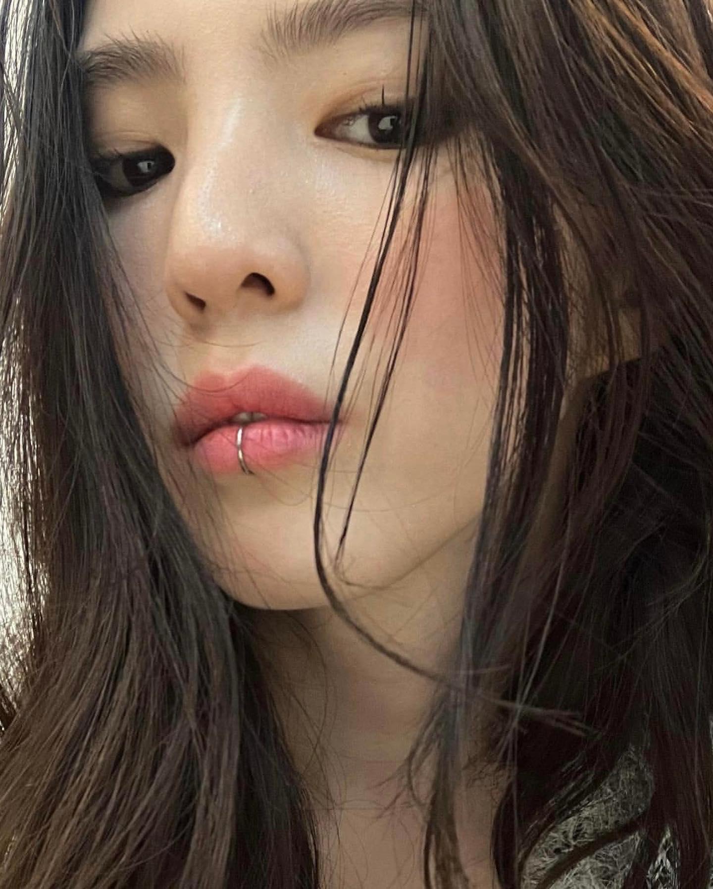 언냐들 입술 피어싱 @참고해💋 이미지2