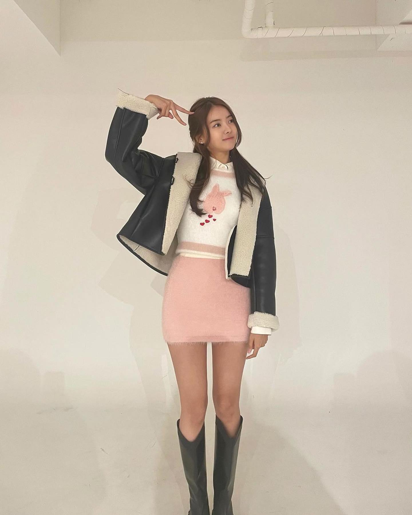 겨울도 시크해야지🖤🤍@무스탕 이미지