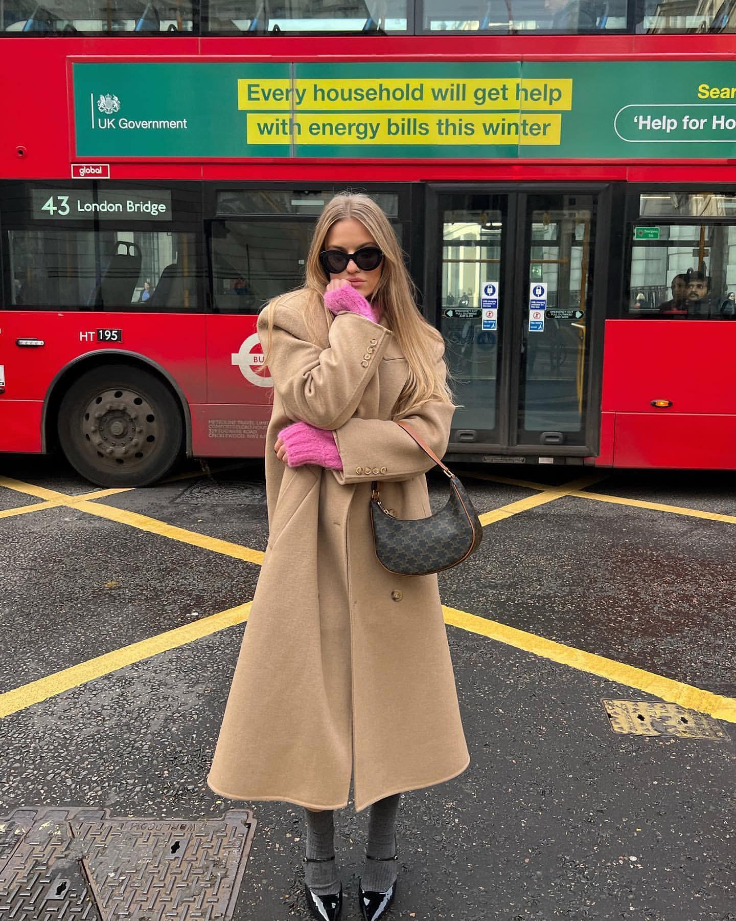 겨울에도 썬그리 써줘😎🖤 이미지