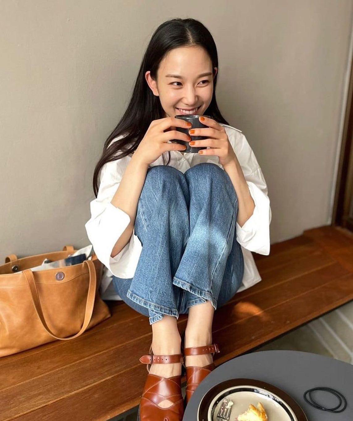 매력 미소 소유자💙희령언니 델룩 이미지