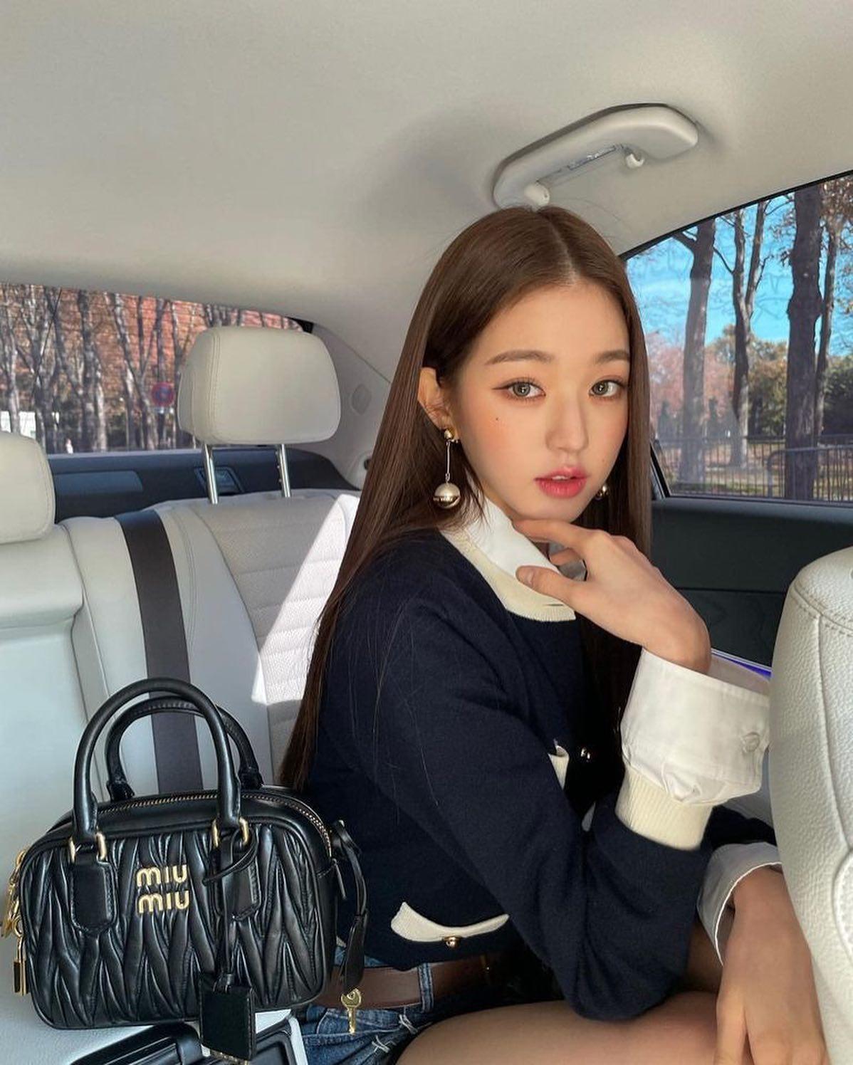 언니들의 23ss 뮤뮤 아웃핏🎀🖤 이미지4
