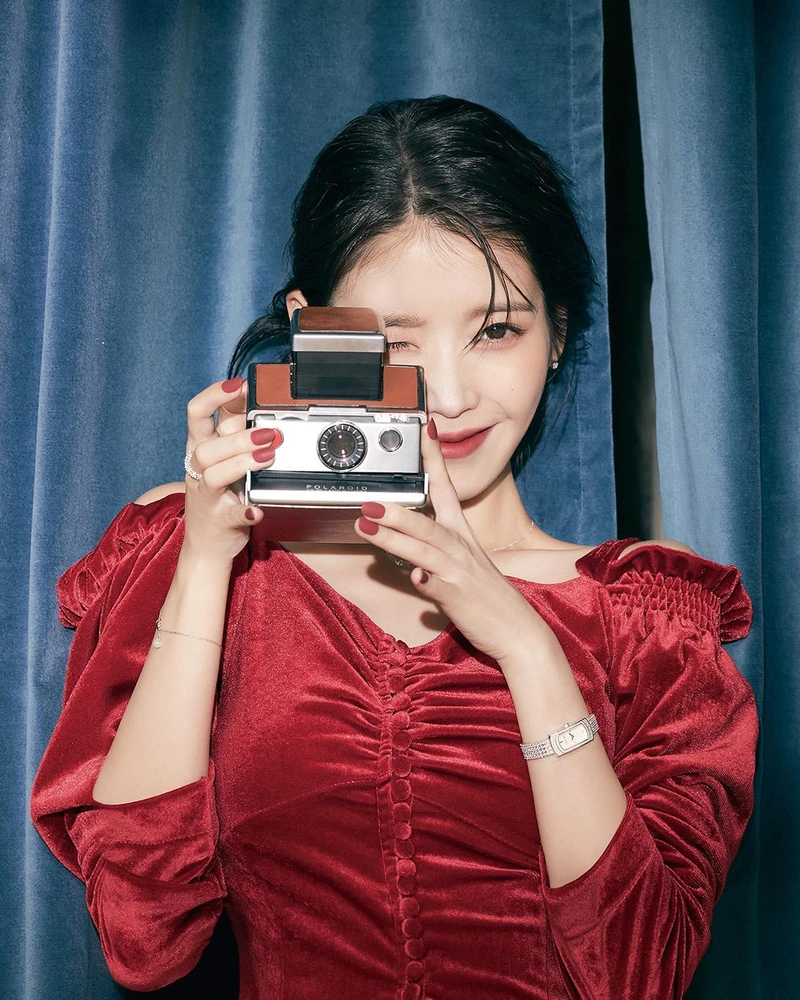 아이유 연말🖤💛여신 @주얼리룩
제이에스티나 홀리데이 컬렉션💍♥️빛나는 연말 해보자 #광고 이미지2