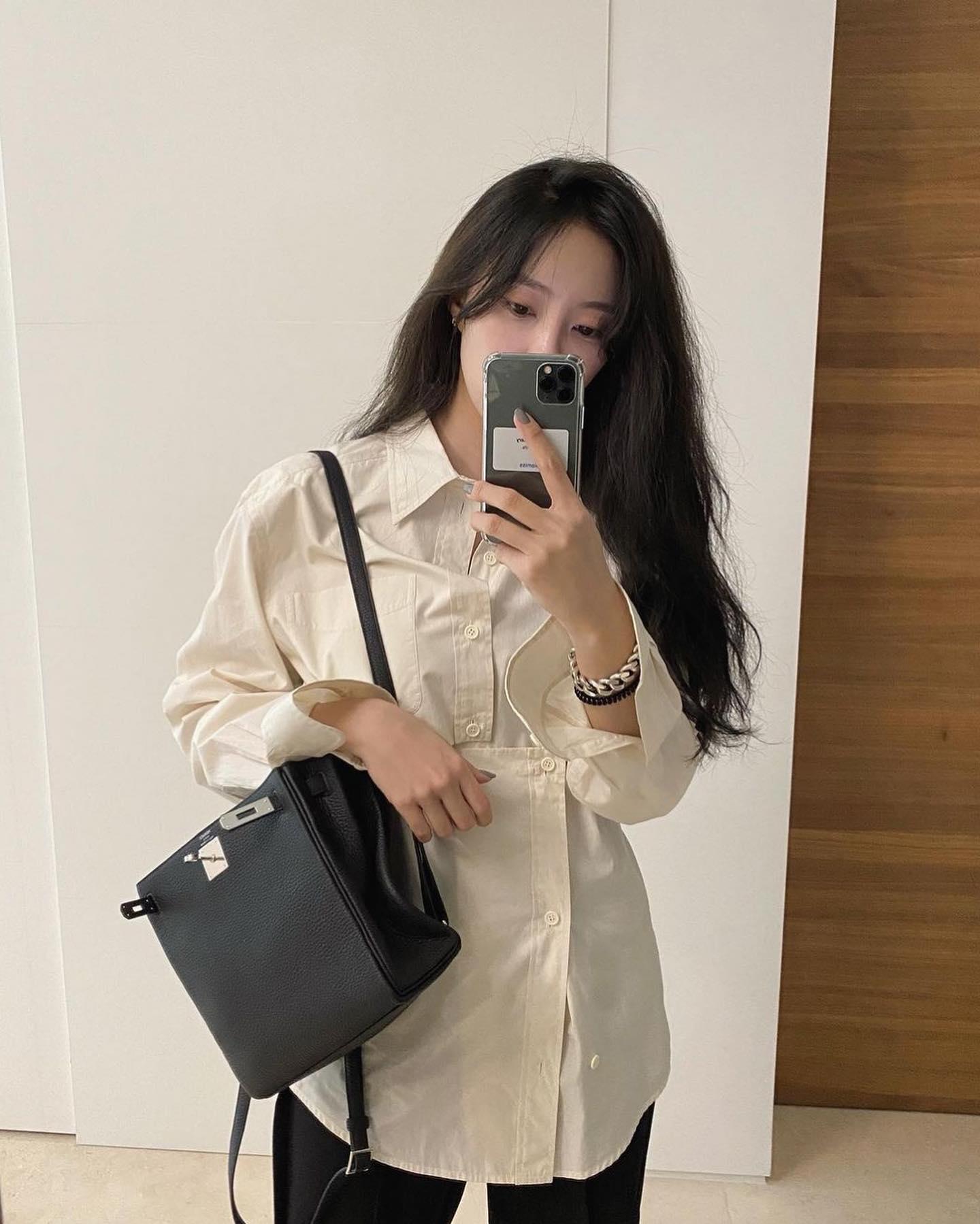 에르메스 켈리아도 백팩👜🖤효민 이미지