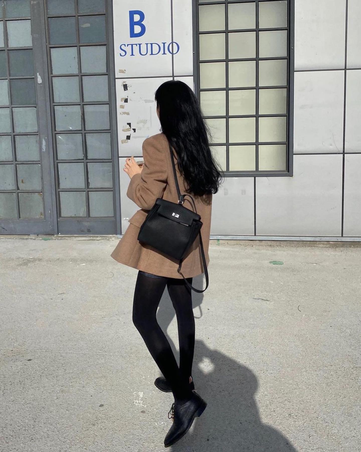 에르메스 켈리아도 백팩👜🖤효민 이미지2