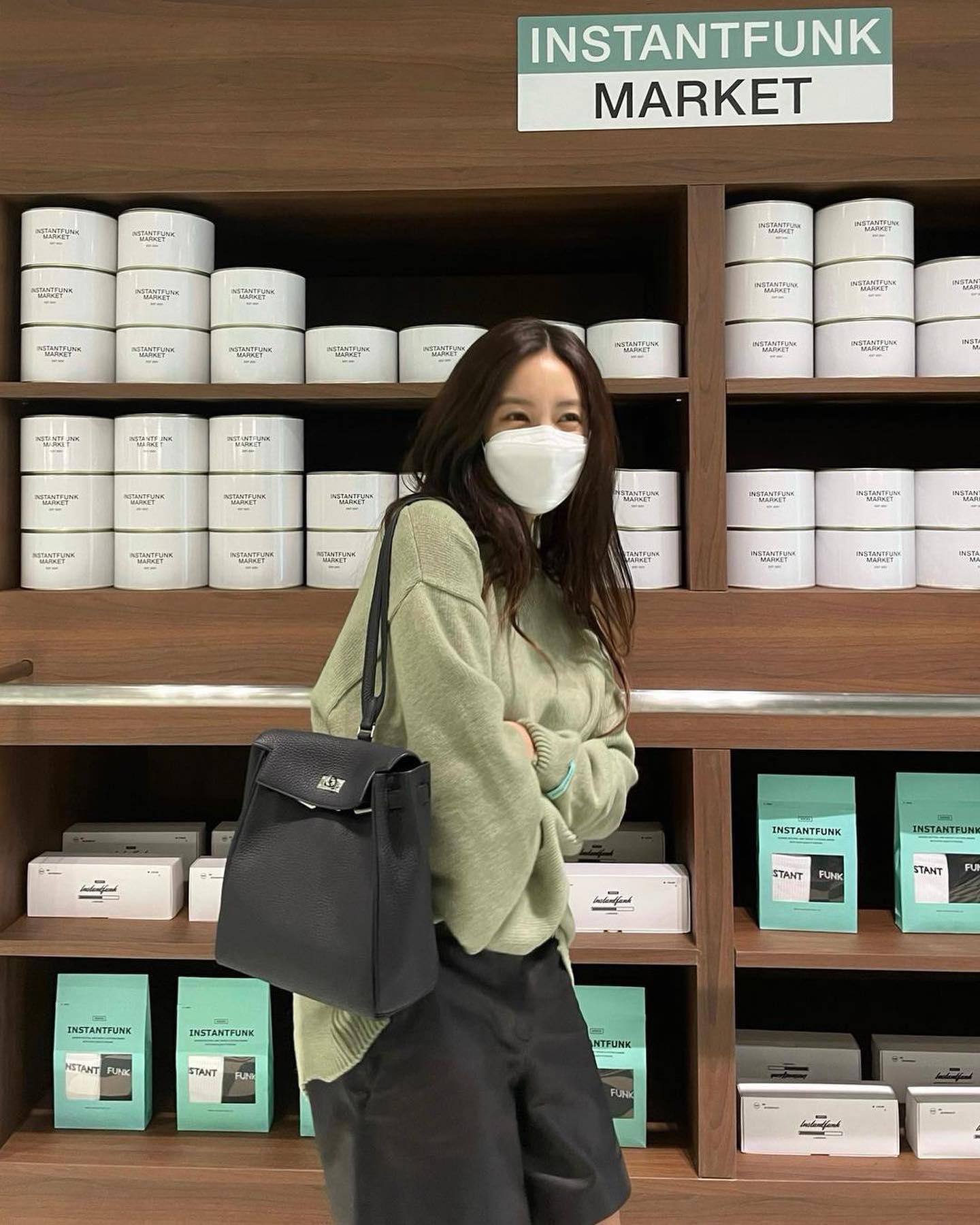 에르메스 켈리아도 백팩👜🖤효민 이미지4