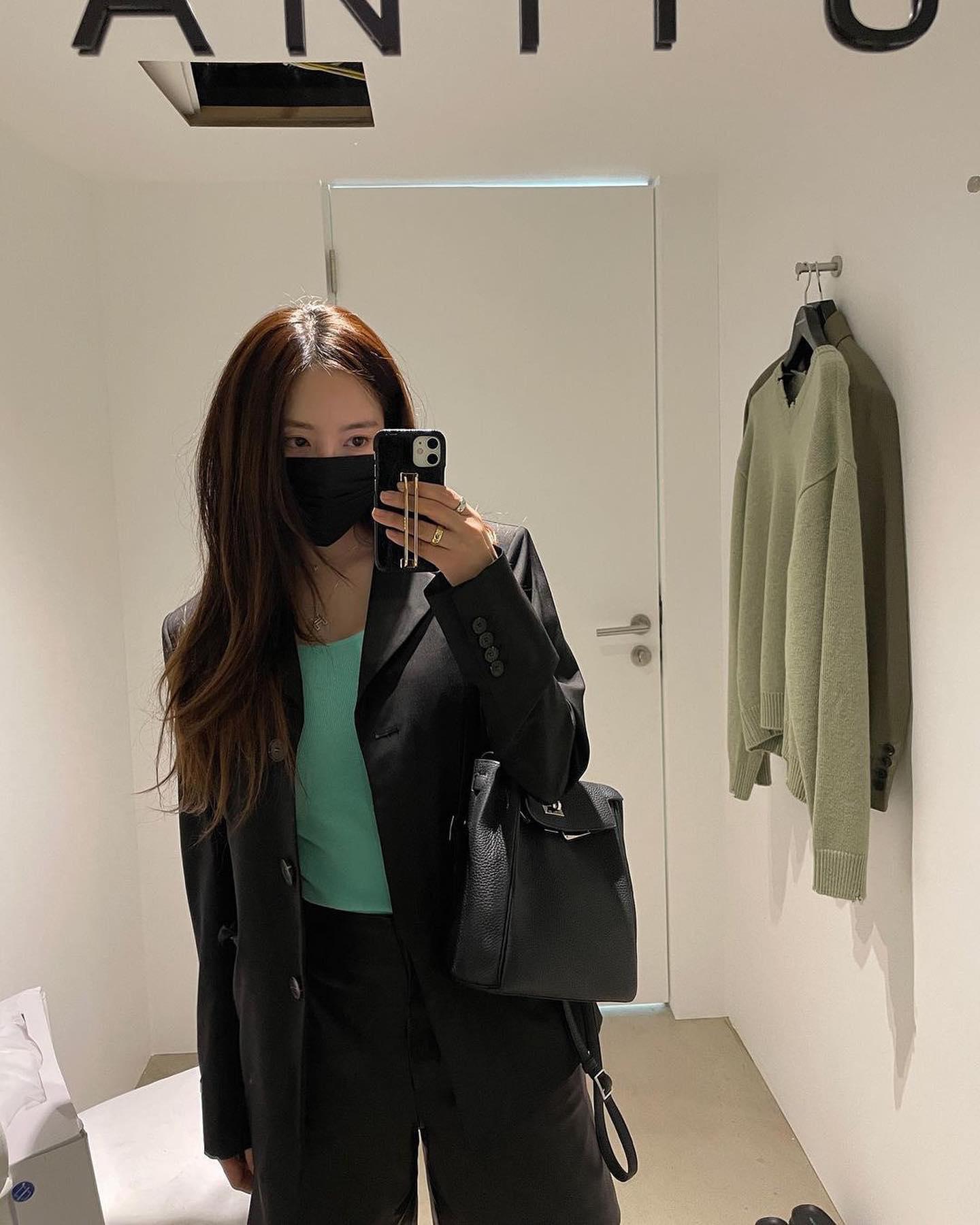 에르메스 켈리아도 백팩👜🖤효민 이미지6