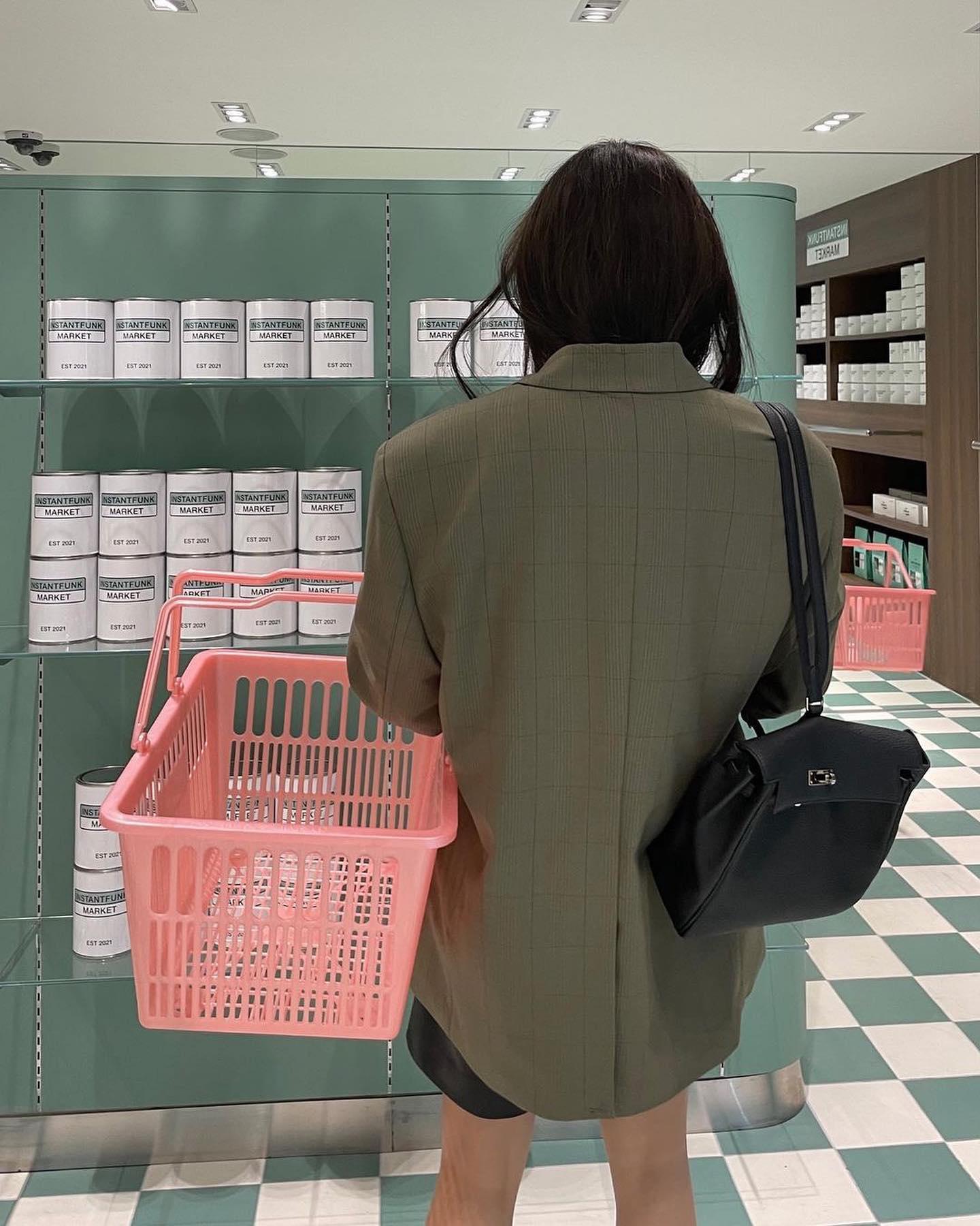 에르메스 켈리아도 백팩👜🖤효민 이미지7