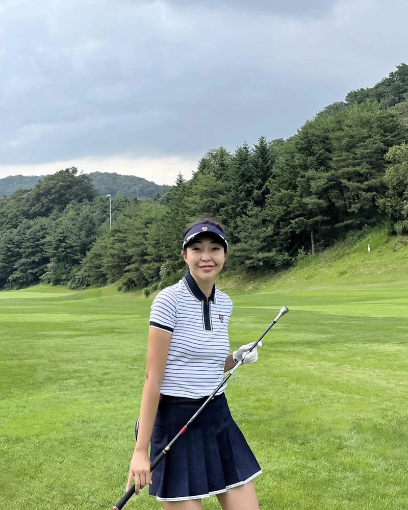 한여름 골프웨어 이렇게 입자💚🤍
엘르골프 필드룩⛳️ 여름에도 필드 @포기못하지🏌️♀️🫶🏻 #광고 이미지5