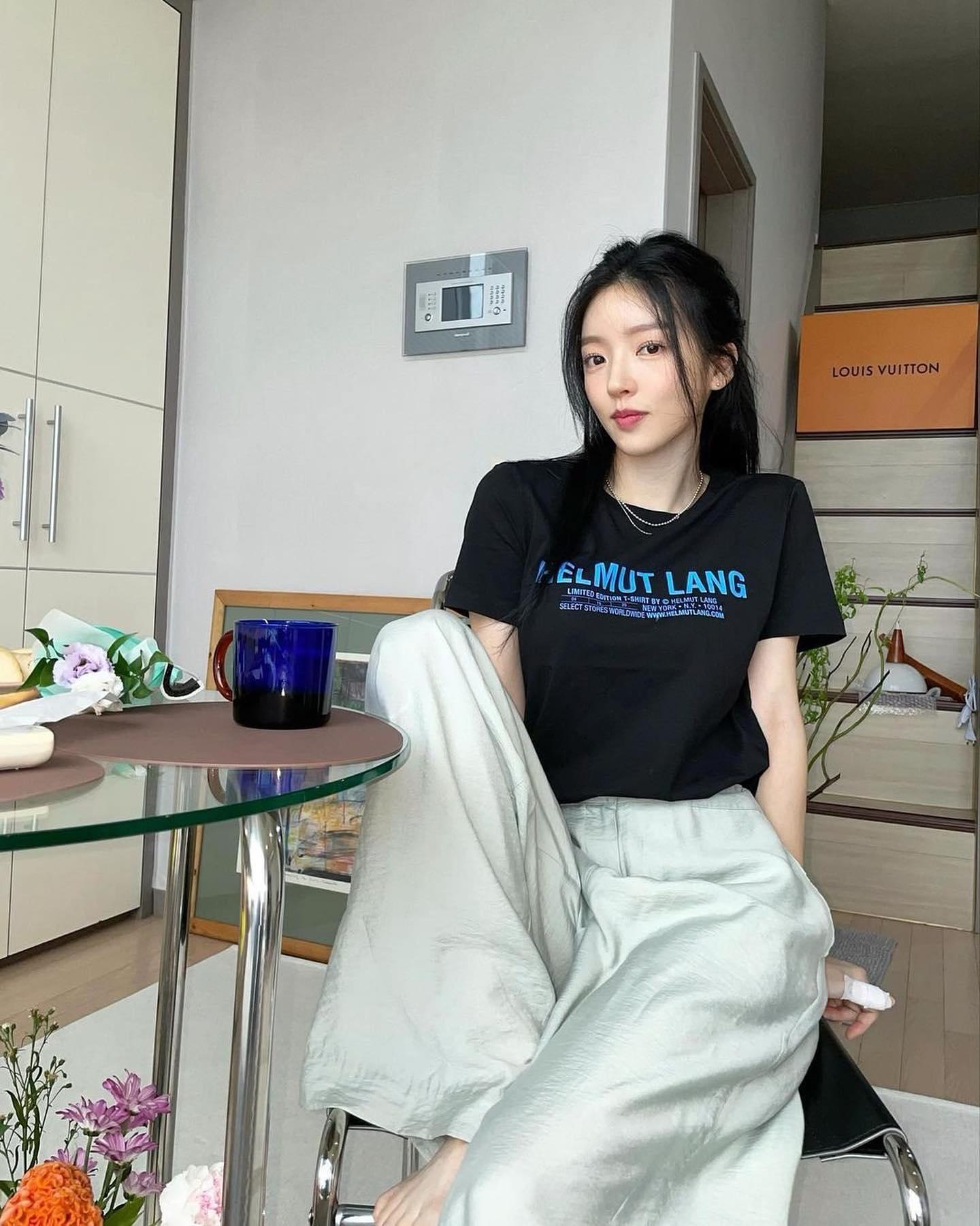 포인트로 딱인👕🤍헬무트랭 반팔 이미지6