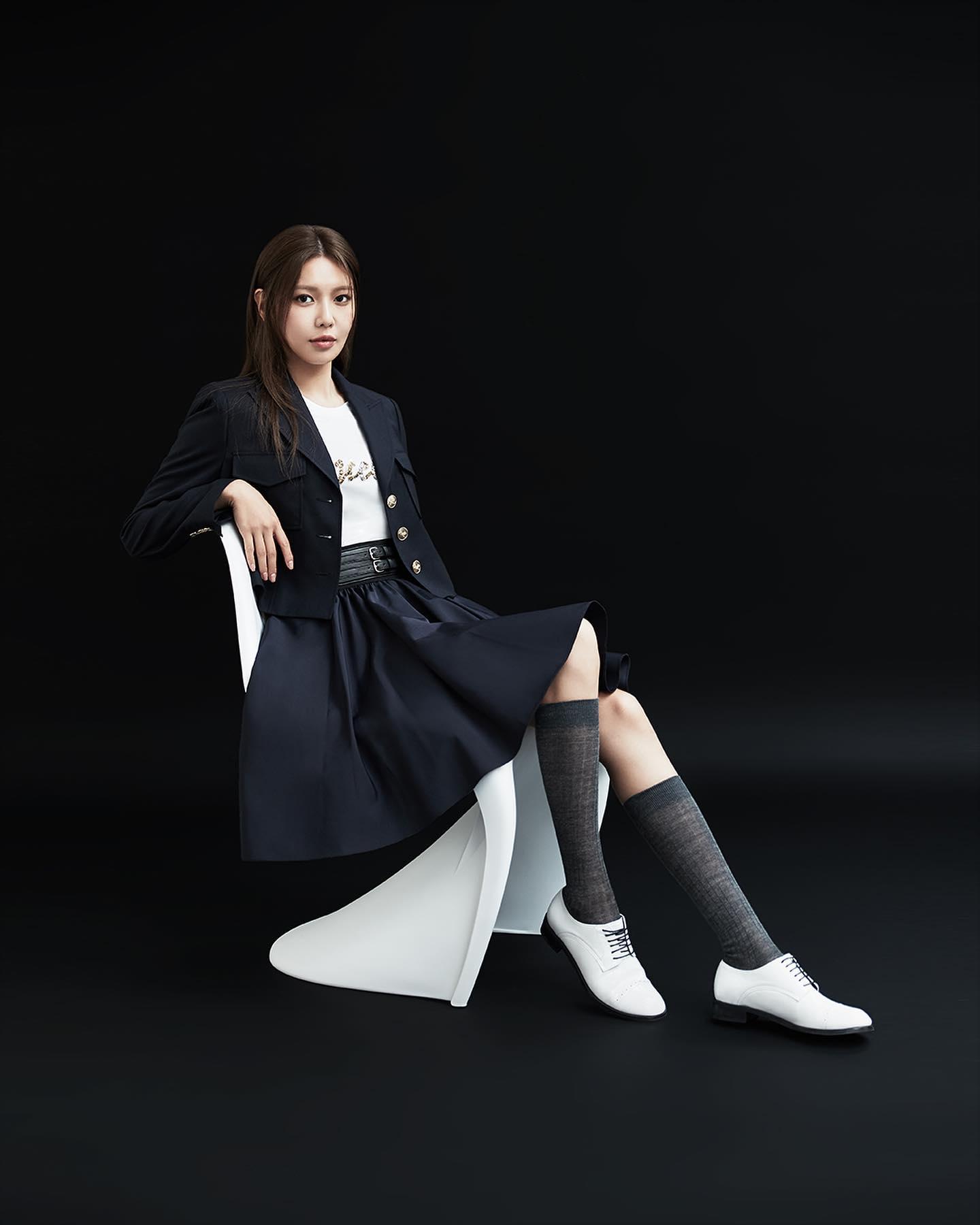 넘사 수영언니♥️🍁가을 자켓 옷태
미샤 E.B.M x 수영🖤🤍이번 가을 출근룩 @추가해 #광고 이미지3
