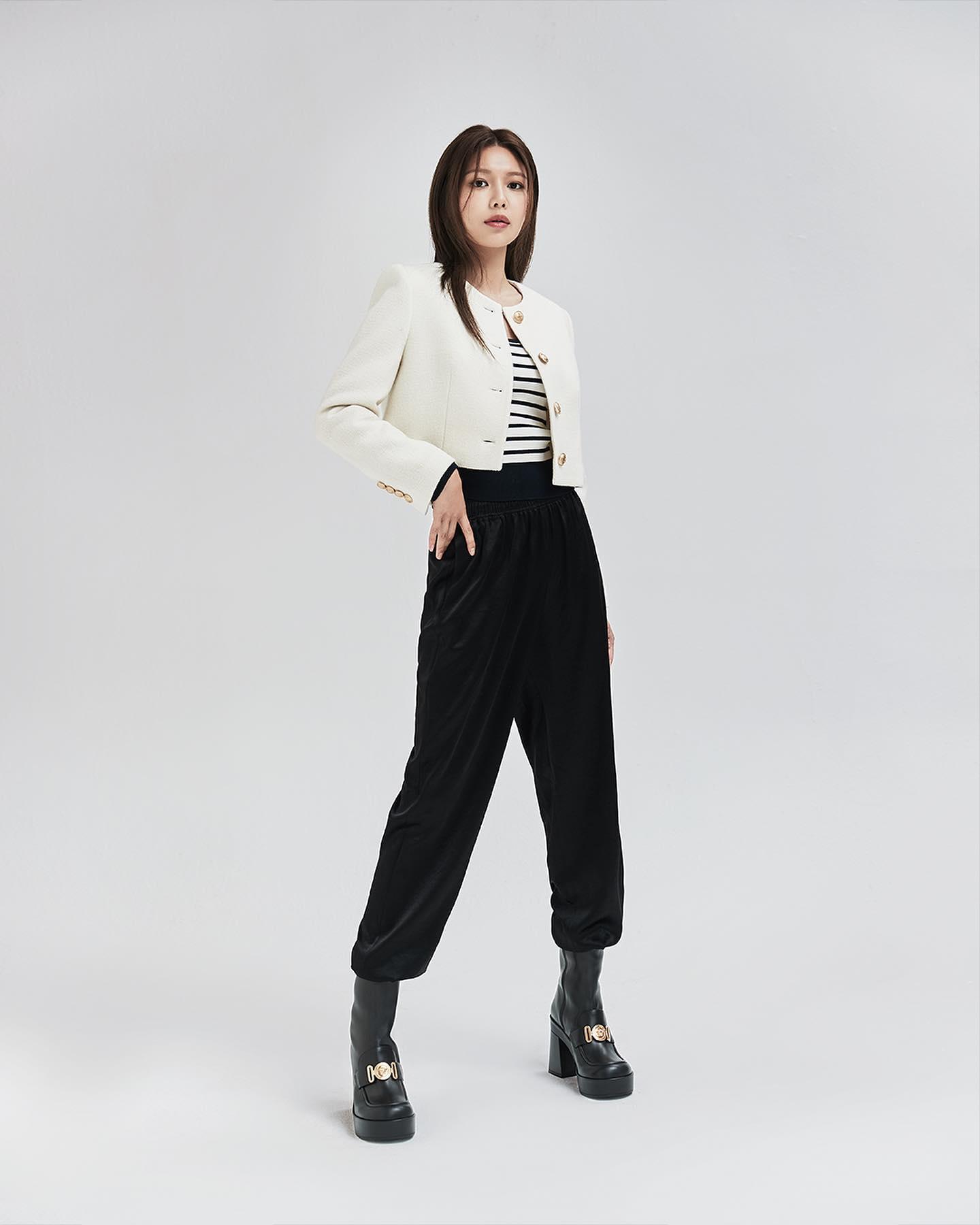 넘사 수영언니♥️🍁가을 자켓 옷태
미샤 E.B.M x 수영🖤🤍이번 가을 출근룩 @추가해 #광고 이미지9