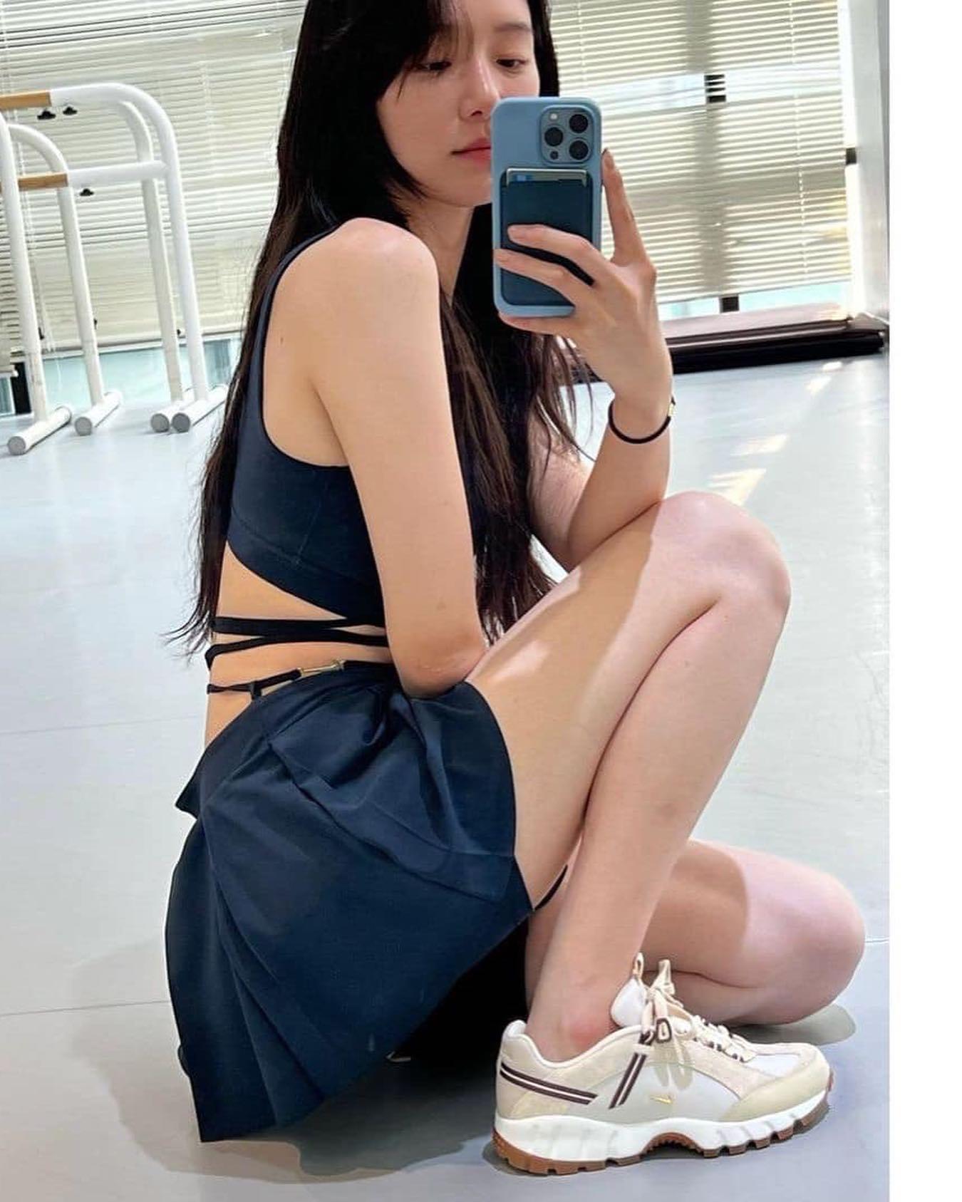언니들의 🤍나이키 x 자크뮈스🤎 이미지5