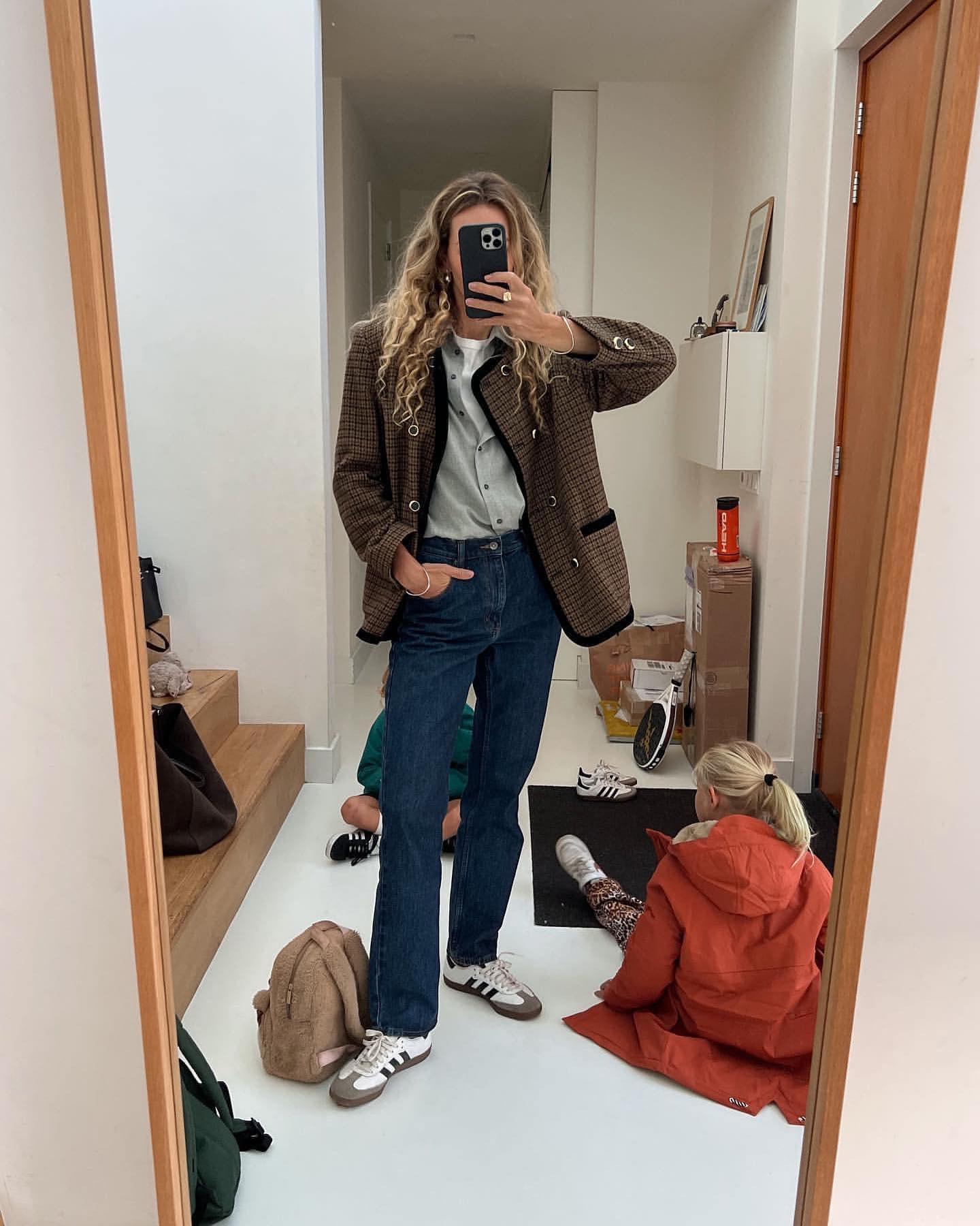 일자핏 데님으로 깔끔하게👖🤍 이미지