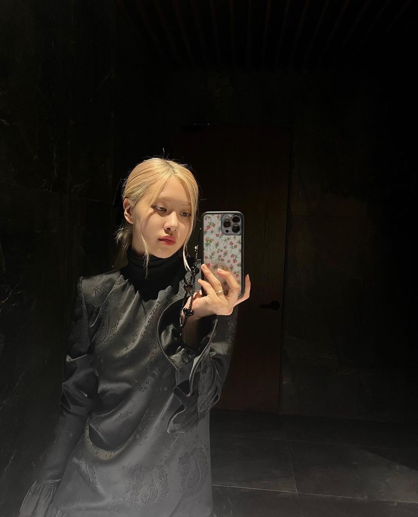 로제의 시크한 생로랑 블랙💫🖤 이미지7