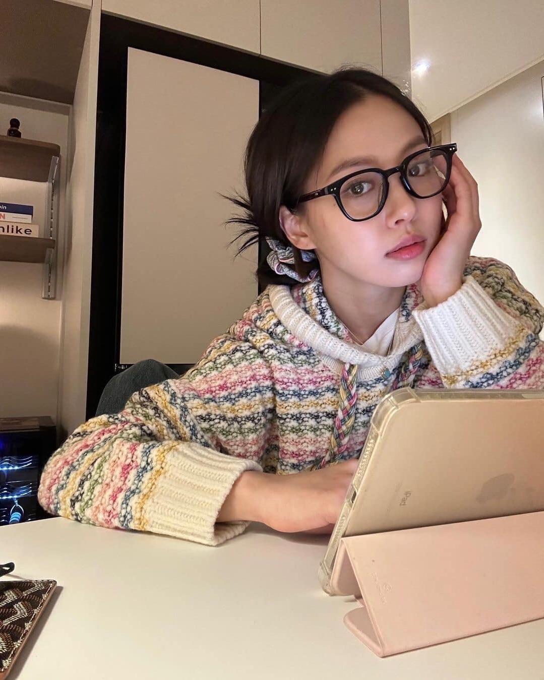 뿔테안경으로 이미지 변신🤓✨ 이미지