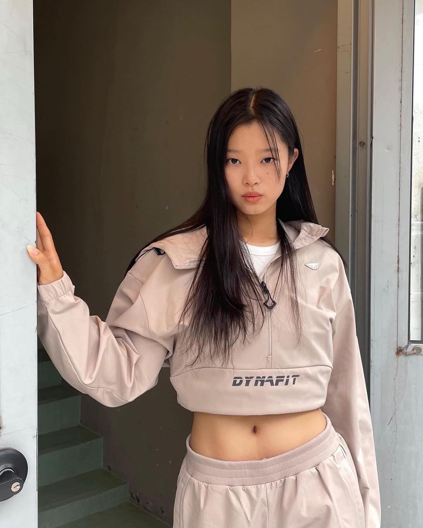 간절기에 필수 트레이닝 무드😎🔥⁣
아노락 & 맨투맨 셋업 코디핏🖤🤍@다이나핏 #광고⁣ 이미지3