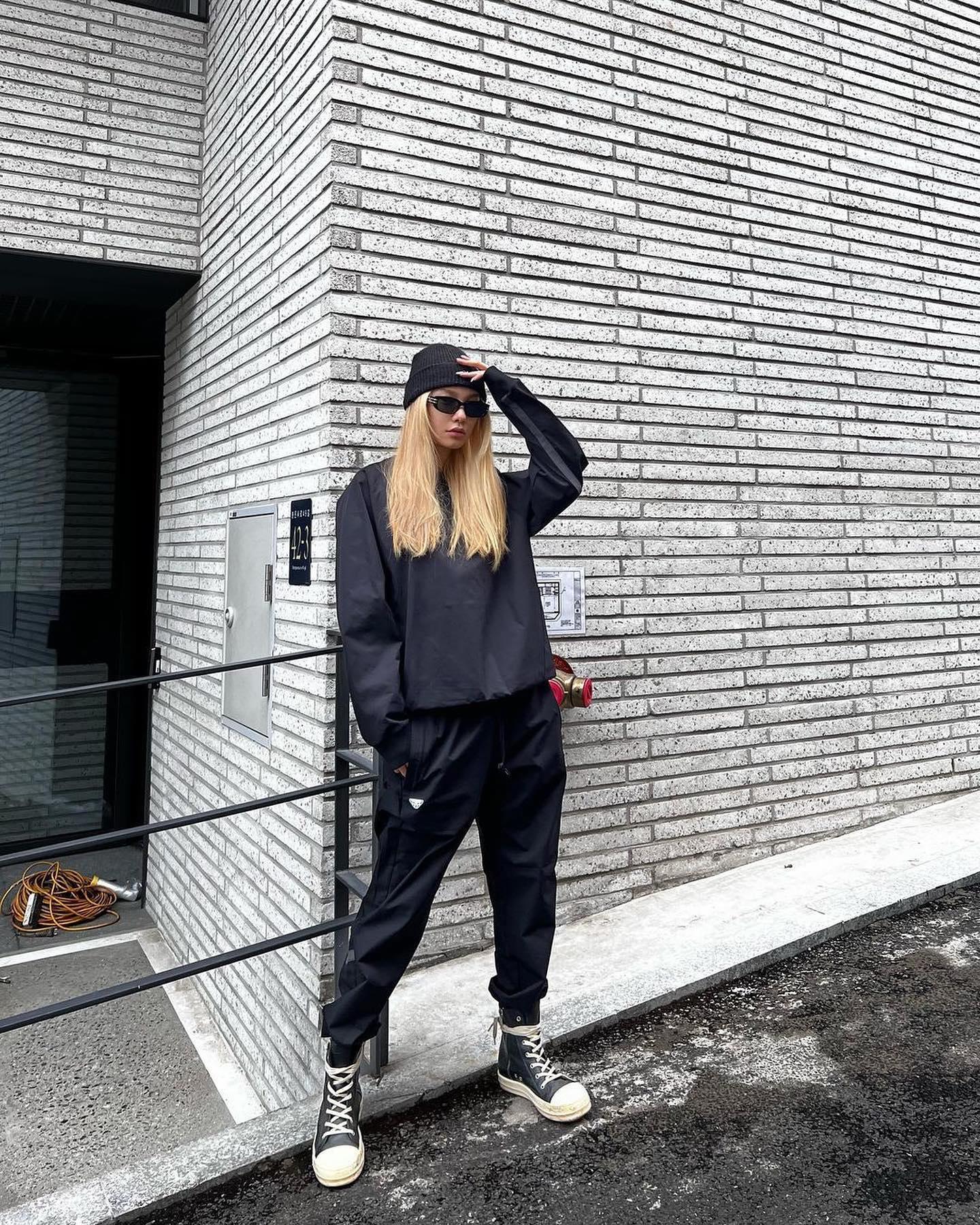 간절기에 필수 트레이닝 무드😎🔥⁣
아노락 & 맨투맨 셋업 코디핏🖤🤍@다이나핏 #광고⁣ 이미지4