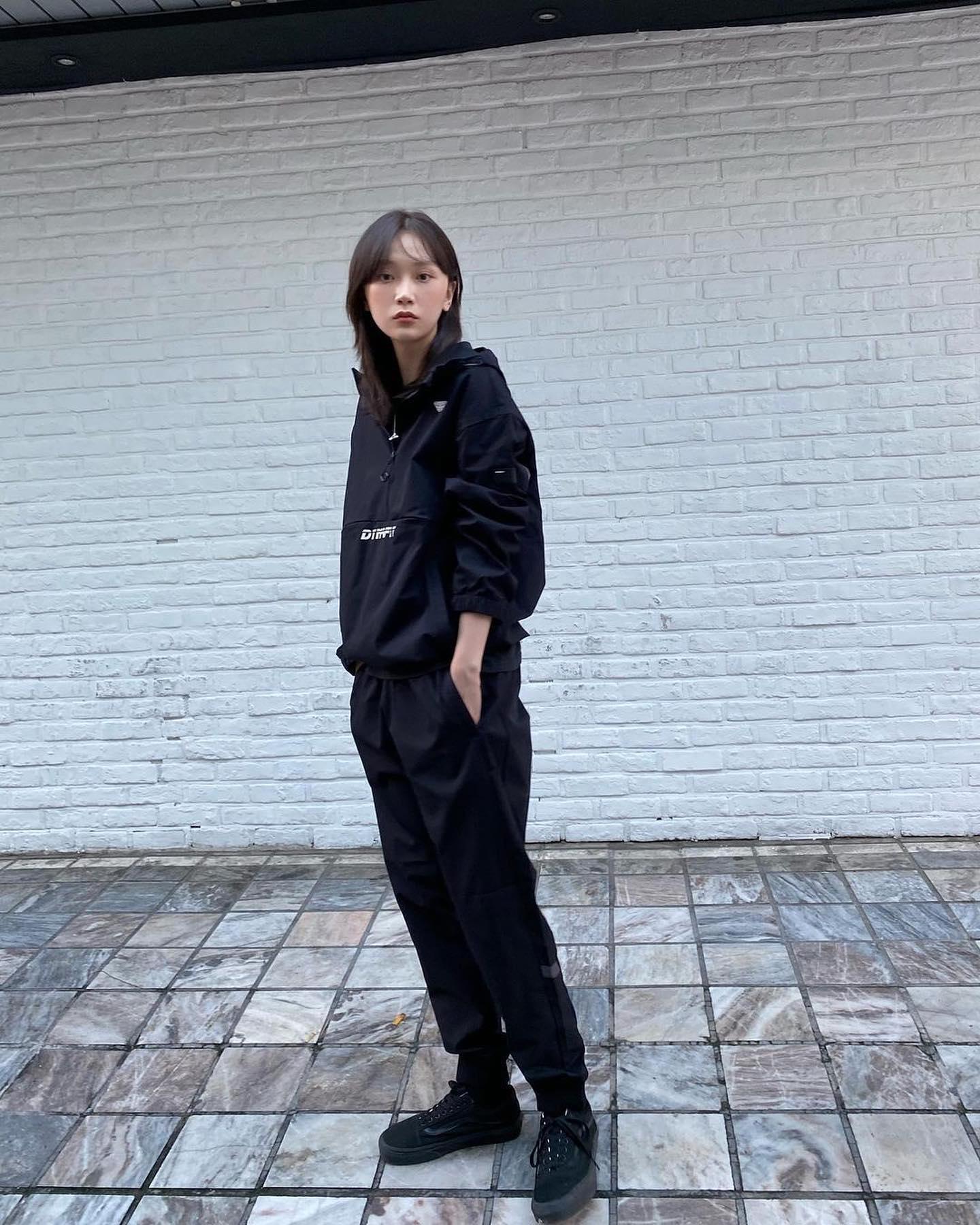 간절기에 필수 트레이닝 무드😎🔥⁣
아노락 & 맨투맨 셋업 코디핏🖤🤍@다이나핏 #광고⁣ 이미지7