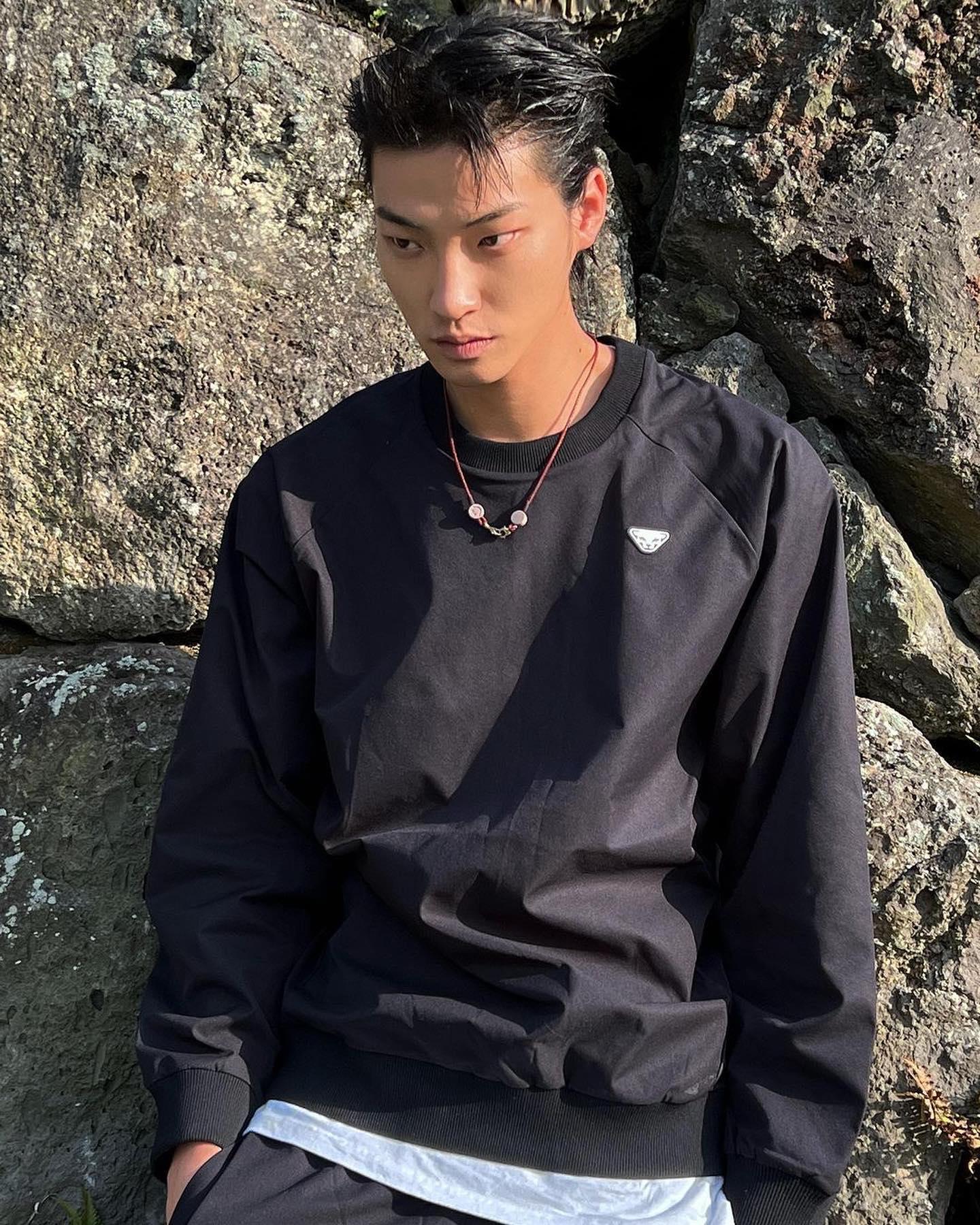 간절기에 필수 트레이닝 무드😎🔥⁣
아노락 & 맨투맨 셋업 코디핏🖤🤍@다이나핏 #광고⁣ 이미지9