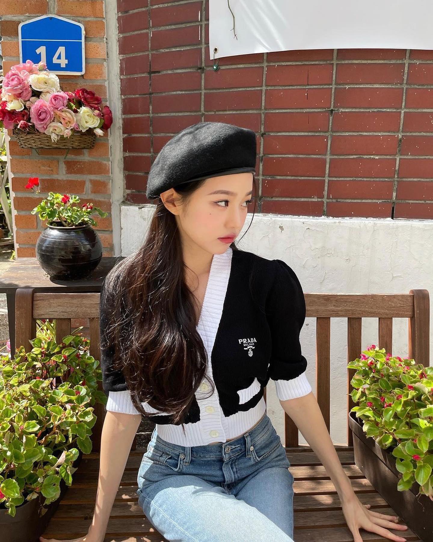 언니들의 크롭 가디건🖤🤍프라다 이미지
