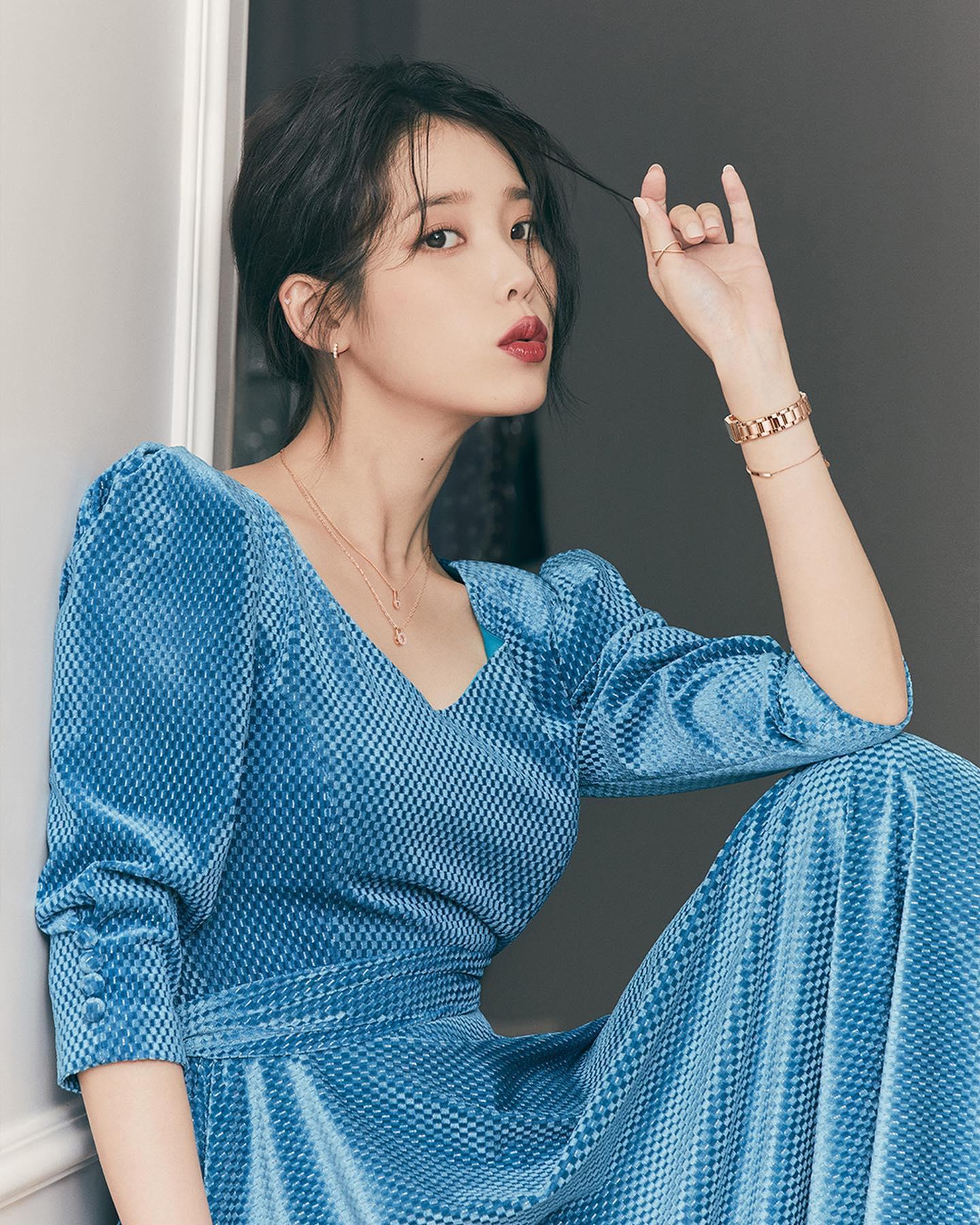 제이에스티나 찰떡 뮤즈💙@아이유  올 겨울 미리보는 데일리 주얼리 코디🤍💍@따라해 #광고 이미지