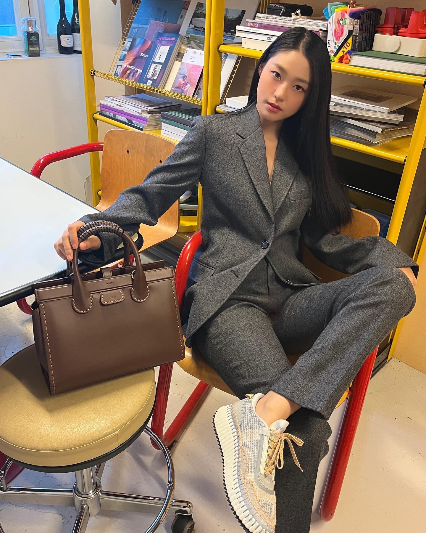 우아미 넘치는 설현 끌로에룩🧡🤎 이미지9