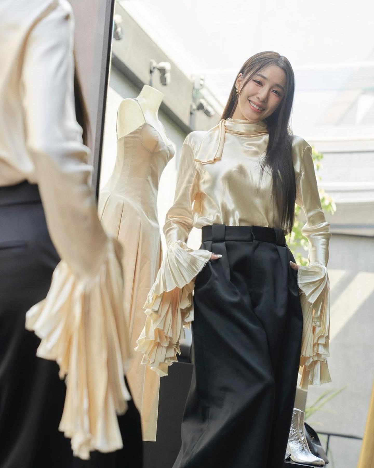 고급진 여성미🖤🤍티파니 일상룩 이미지9