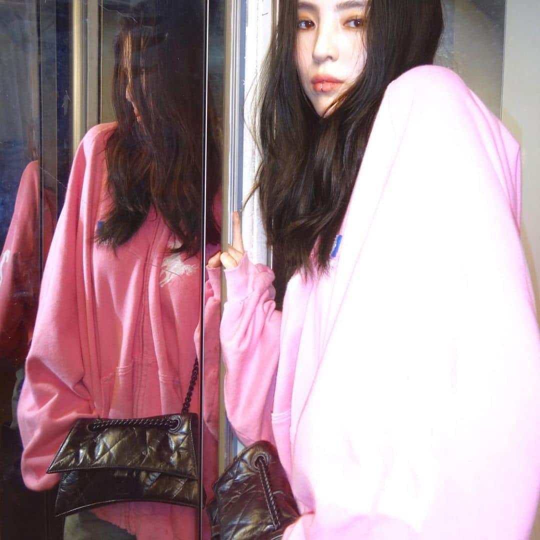 소희언니의 발렌시아가룩🖤💗 이미지