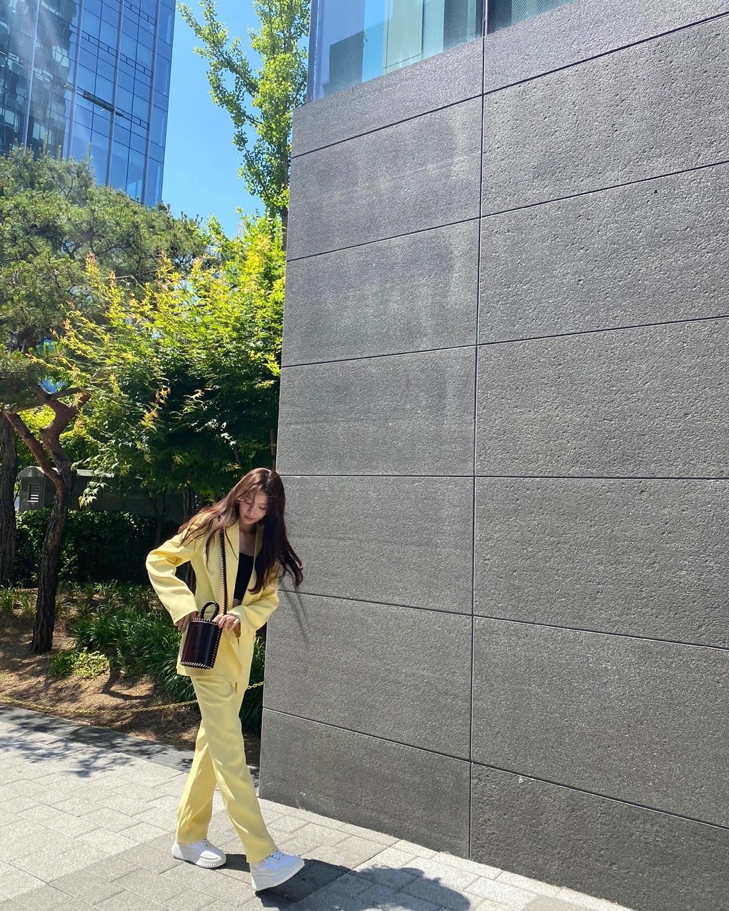 언니들 여름 스니커즈룩🤍끌로에
지속 가능 패션🍀💛나마 스니커즈 + 루엘라백 #광고 이미지9