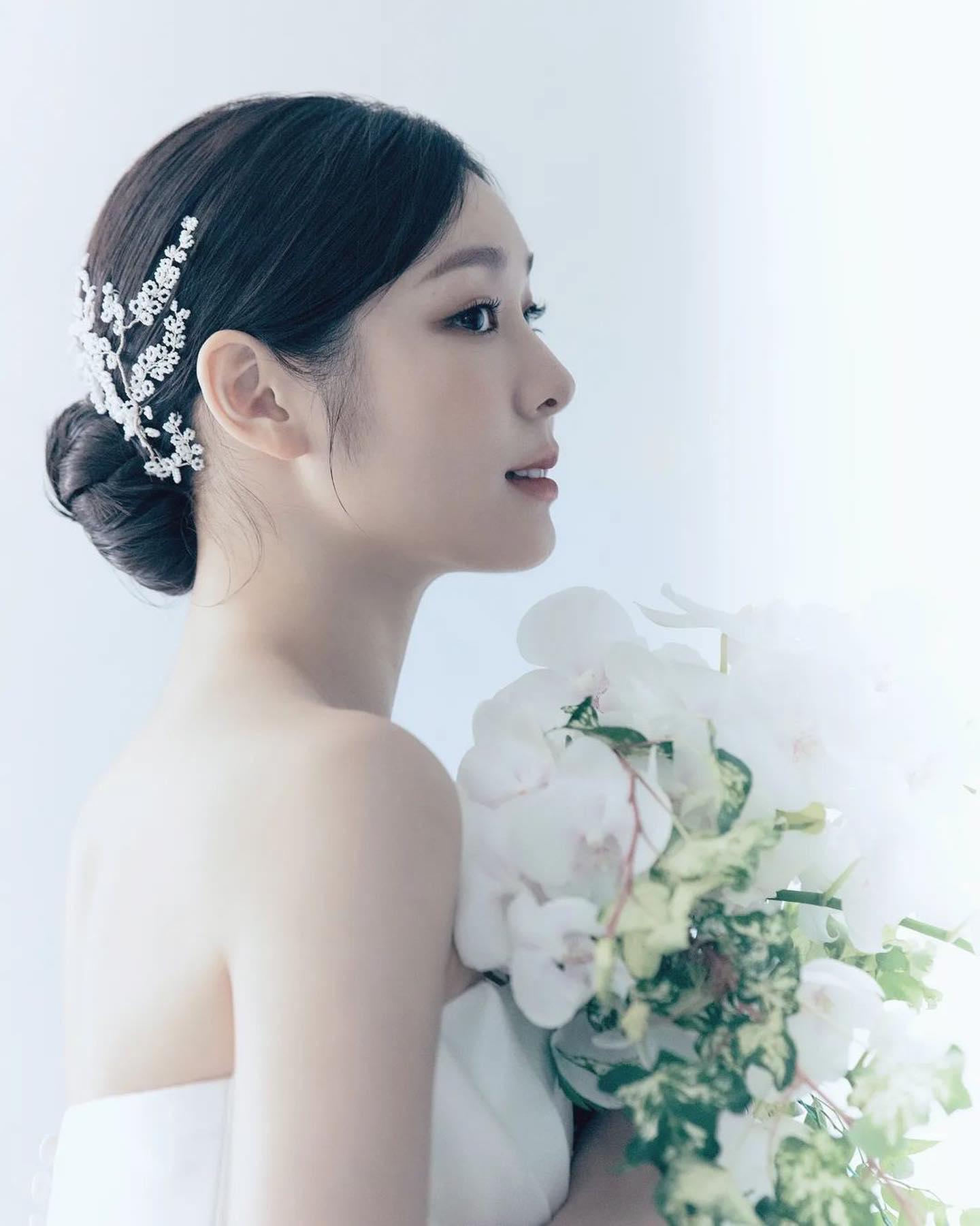 10월의 신부👰🏻‍♀️💐퀸연아 웨딩룩 이미지