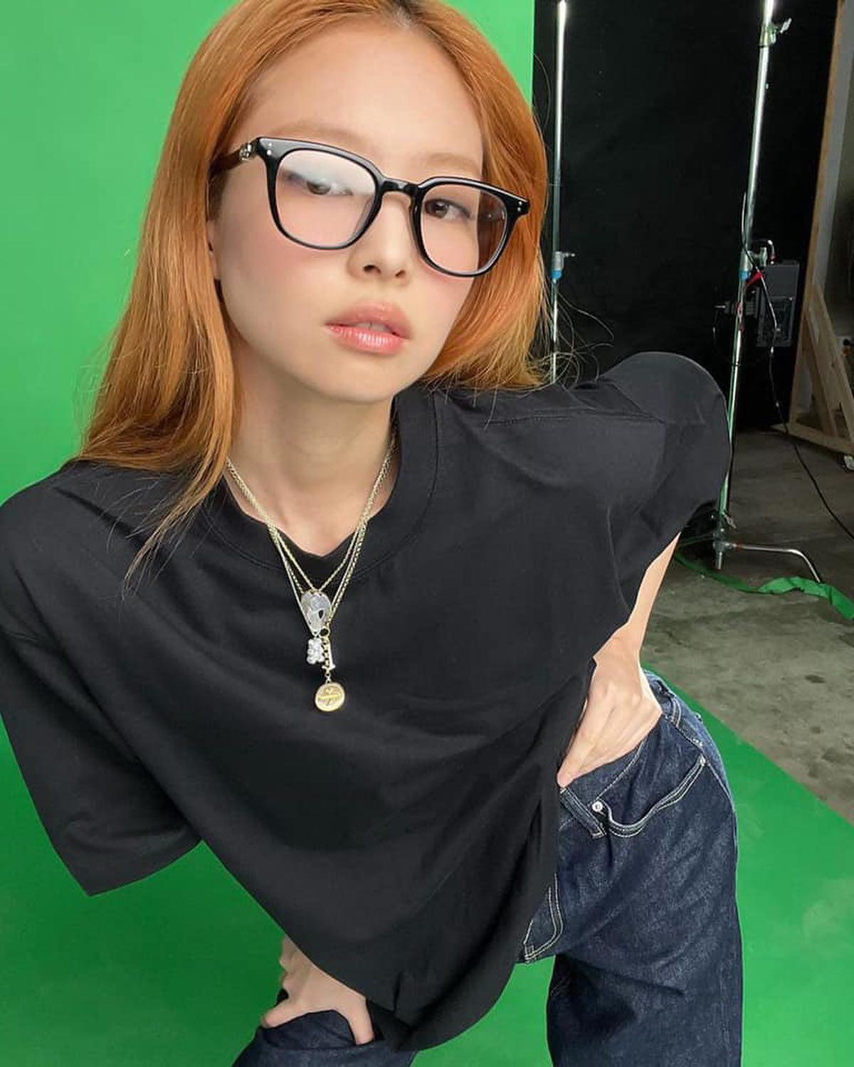 심심할땐 안경으로 포인트🤓🤍 이미지