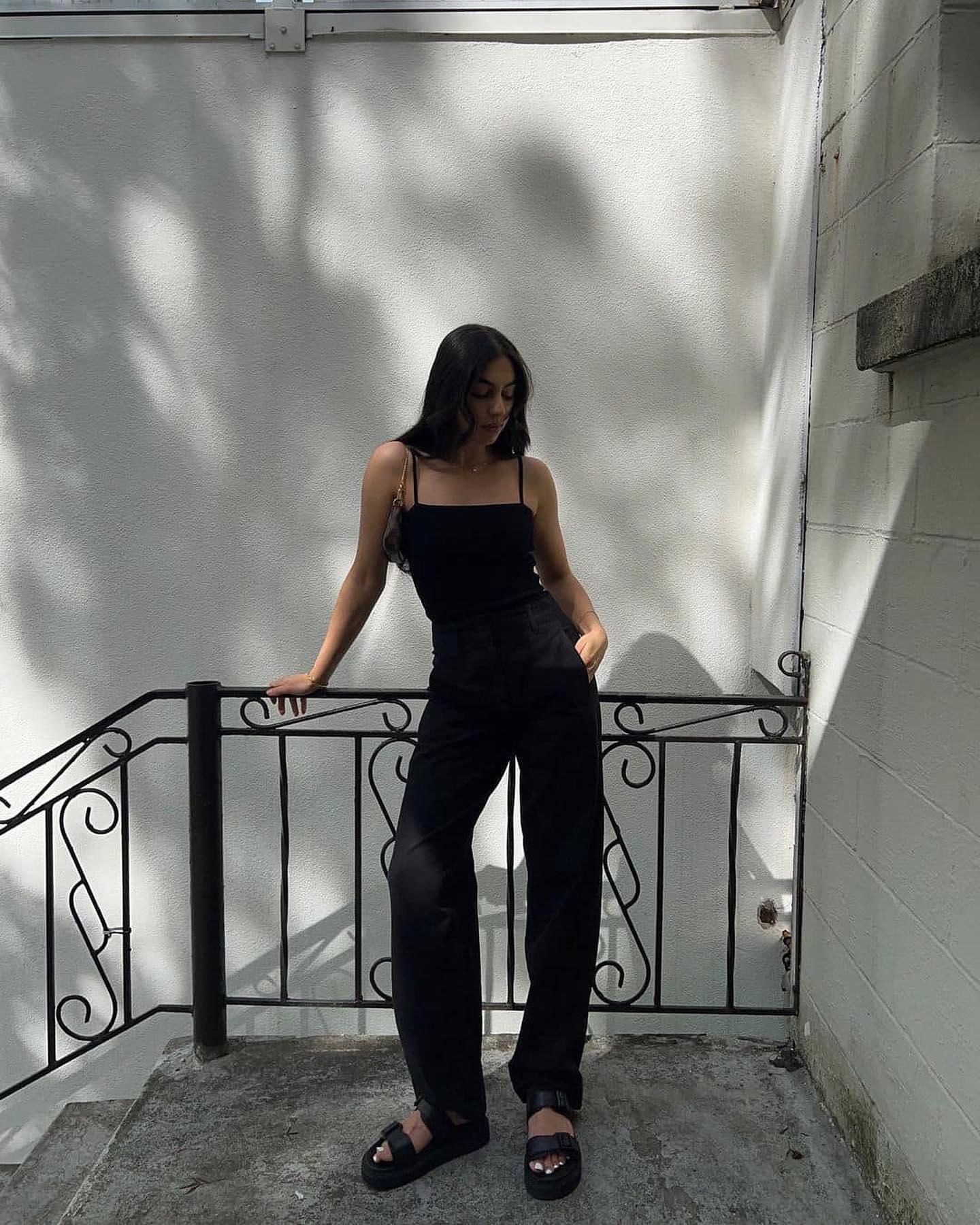 분위기 넘치는 올블랙 어때🖤 이미지4