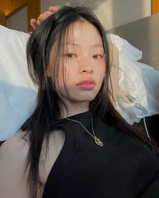 어뮤즈 새로운 얼굴🩷🍑아현언니
복숭아 과즙 무드 어뮤즈 헬시 듀 틴트💄💚@따라해 #광고 이미지