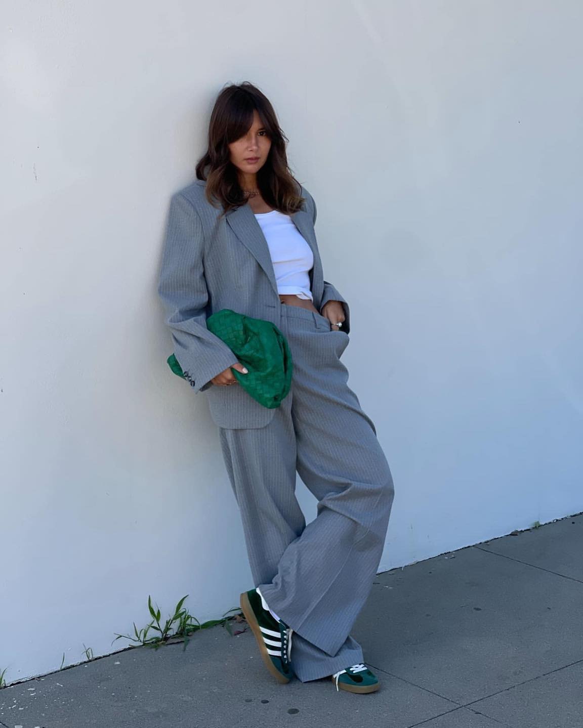 포멀한 룩에 스니커즈🫶🏻👟​ 이미지