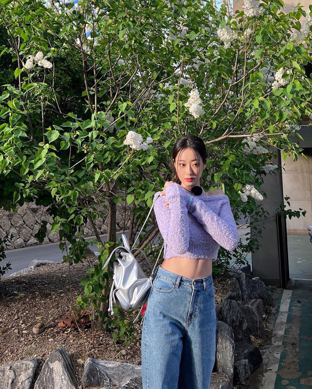 실버백으로 코디에 포인트🤍✨ 이미지