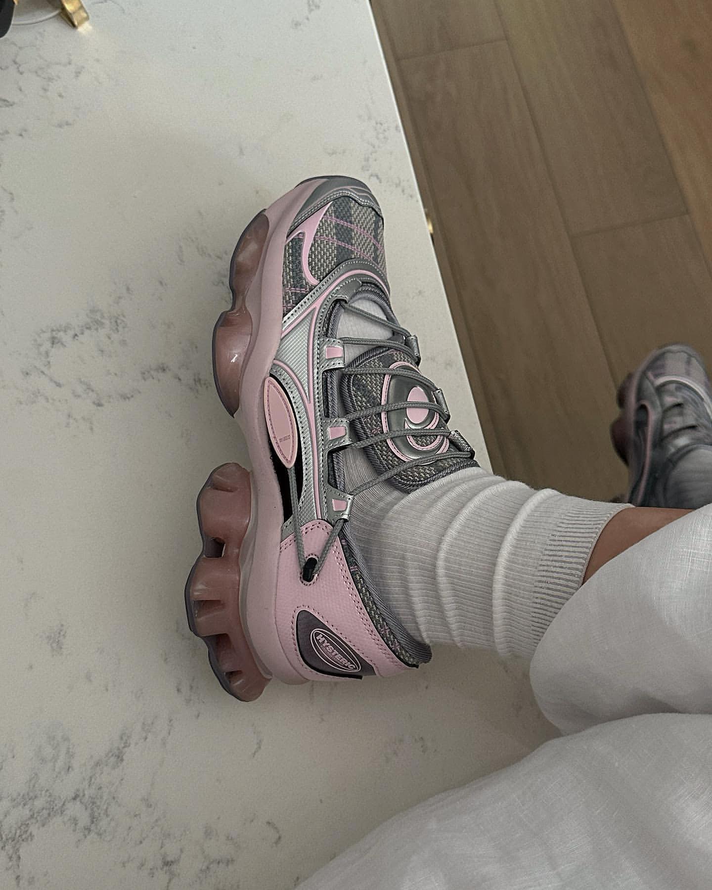 분홍신 신고 나가볼까🩷👟 이미지