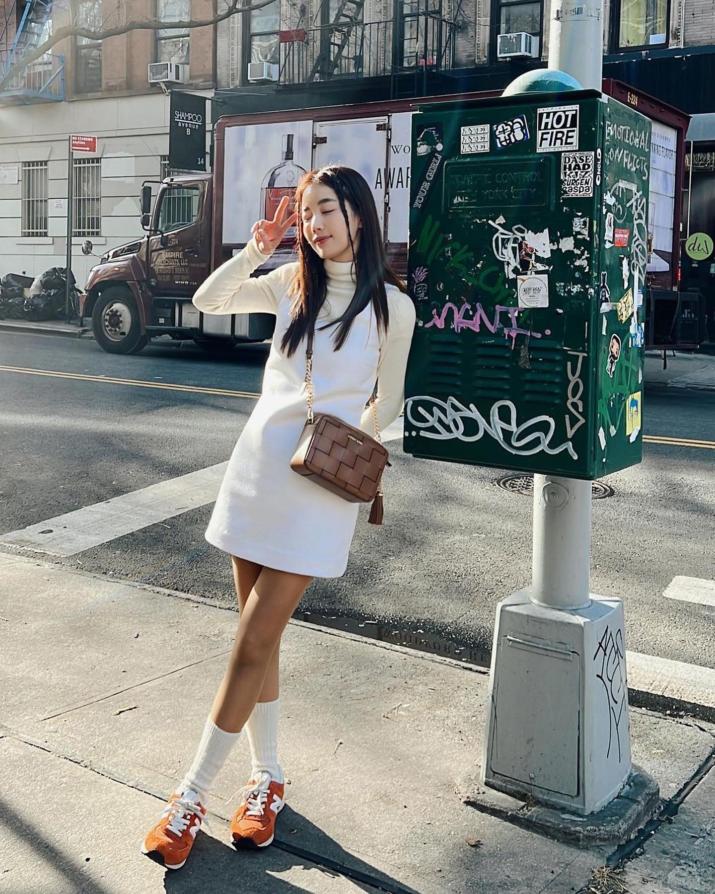 요즘 언니들 필수템🤍🤎뉴발574 이미지