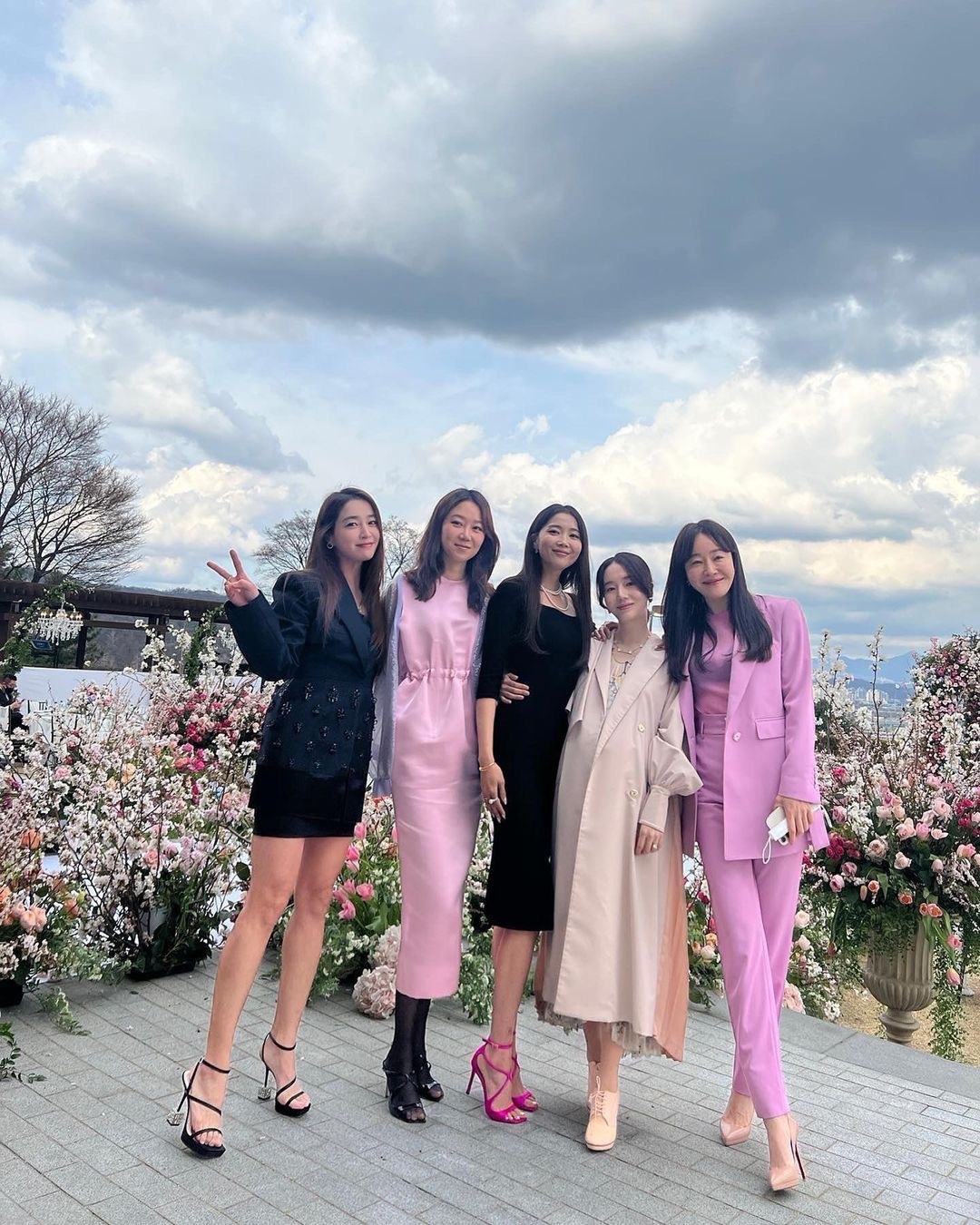 센스 넘치는 하객룩💒 @이렇게💯​ 이미지