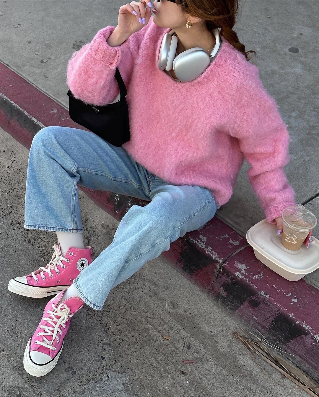 미니멀한 포인트💖컨버스 코디​ 이미지
